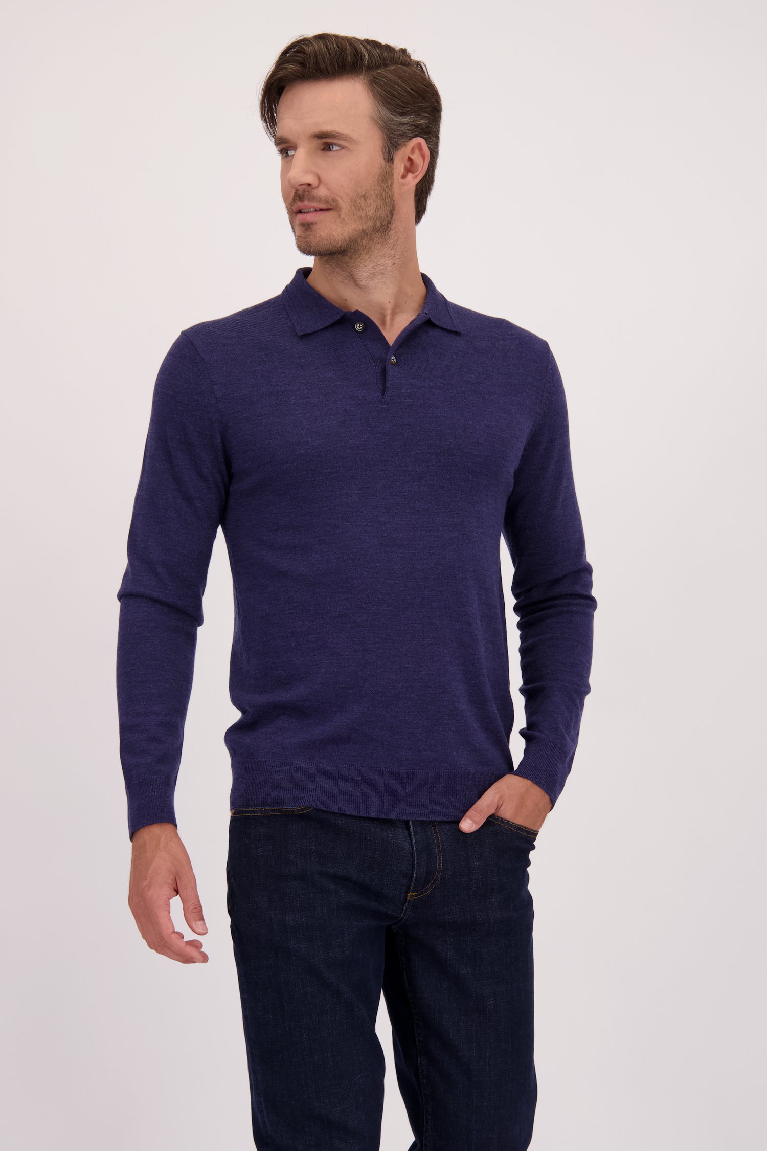 Le devant de Pull en laine bleu foncé à col de Upper East pour Hommes