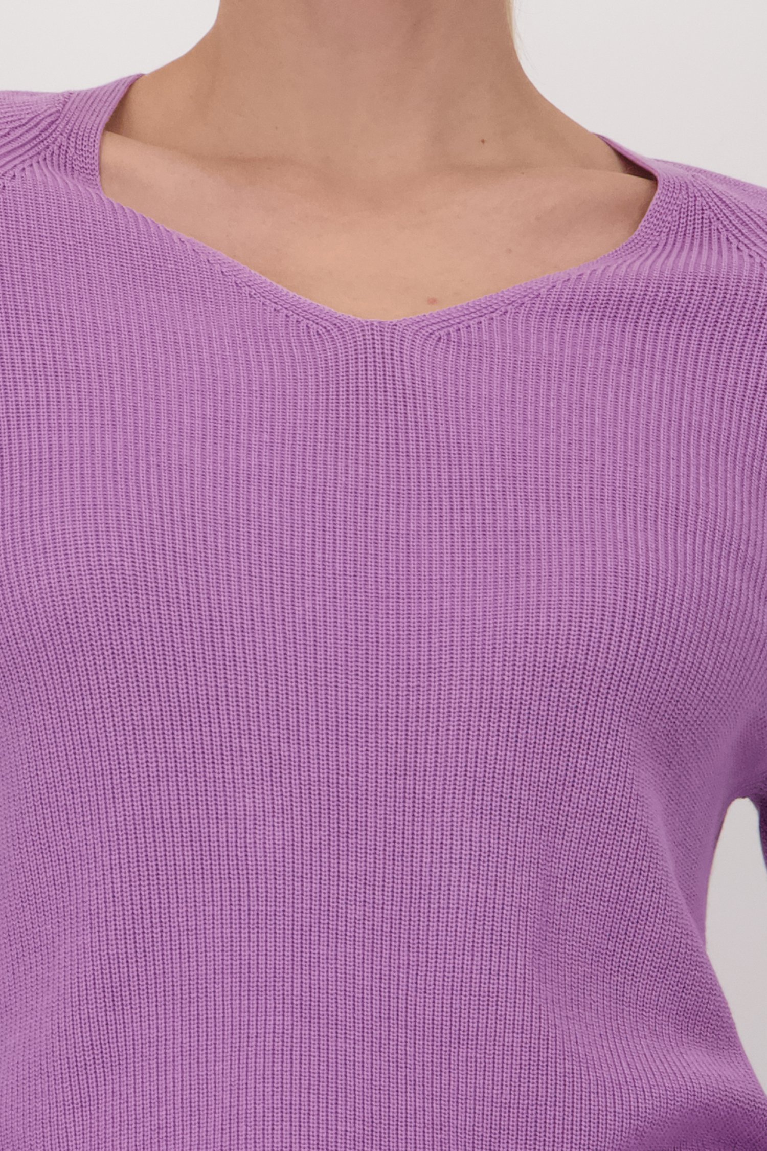 Pull en maille lilas avec col en V  de Liberty Island pour Femmes