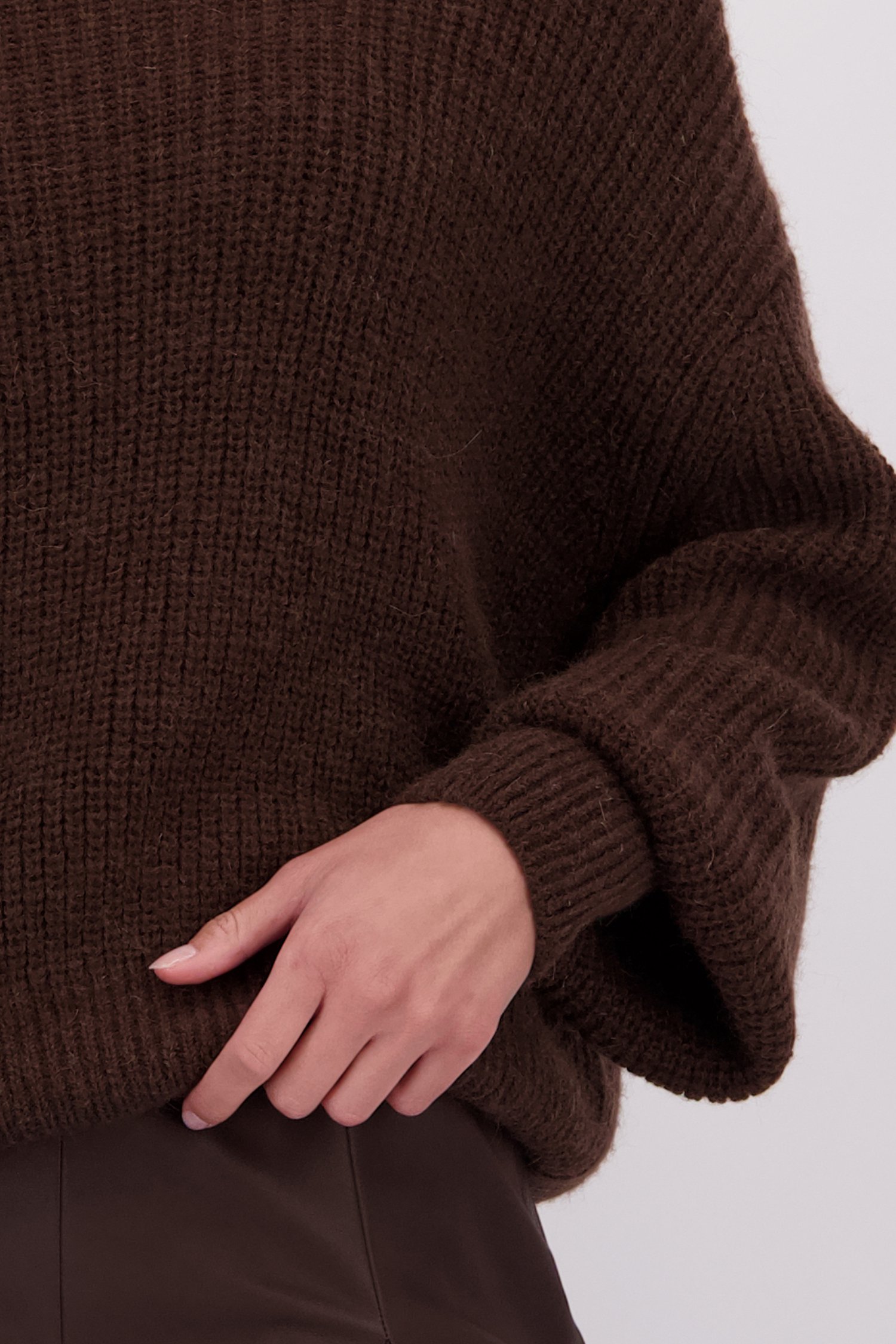 Détail de Pull en maille marron foncé de D'Auvry pour Femmes