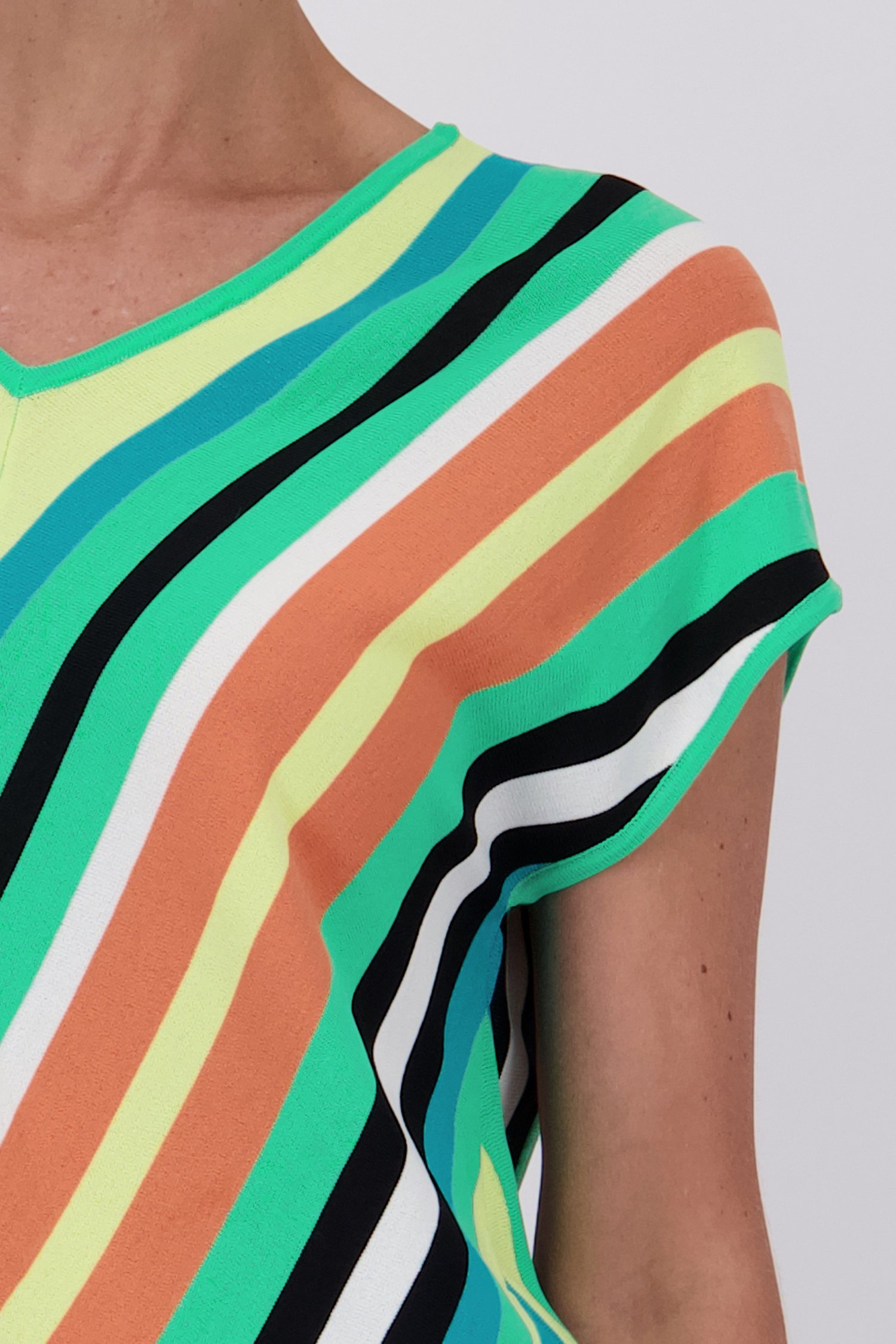 Pull fin avec imprimé rayé coloré de Claude Arielle pour Femmes