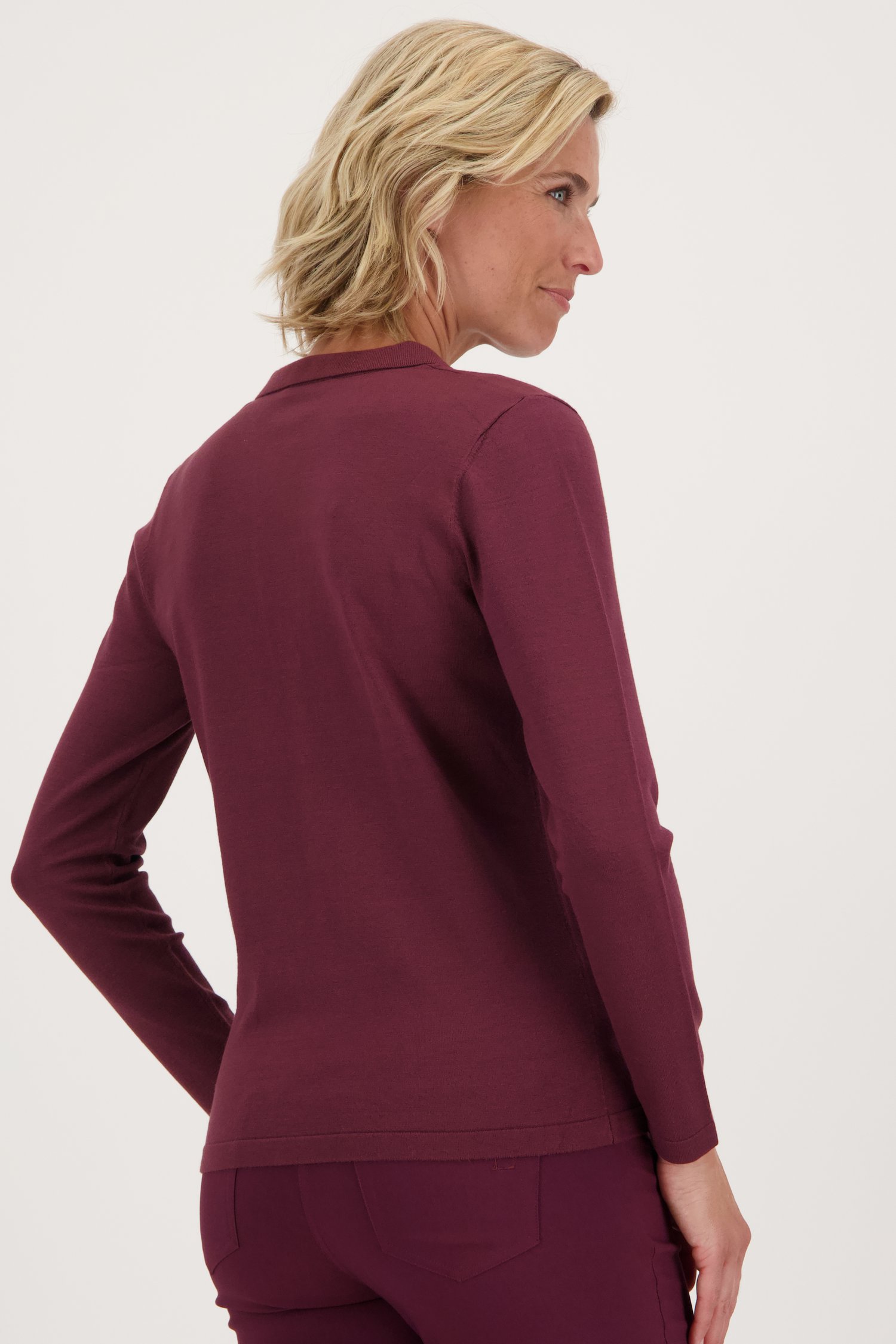 Pull fin rouge vin avec col de Claude Arielle pour Femmes