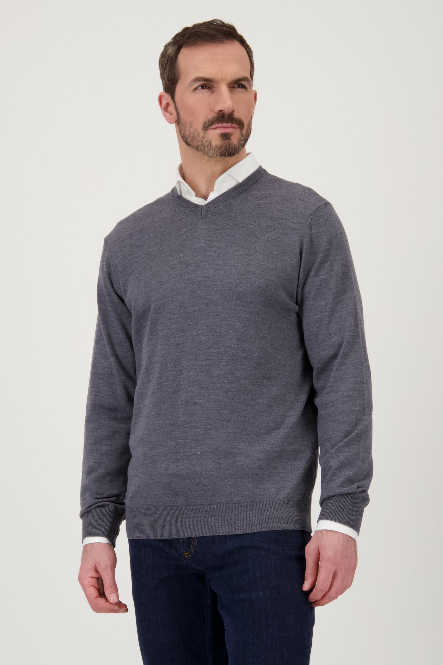 Le devant de Pull gris clair avec col en V et laine de Dansaert Black Premium pour Hommes