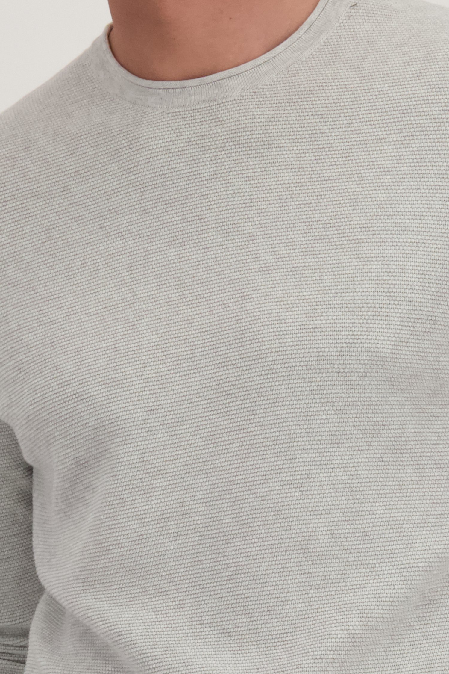Pull gris finement texturé de Casual Five pour Hommes