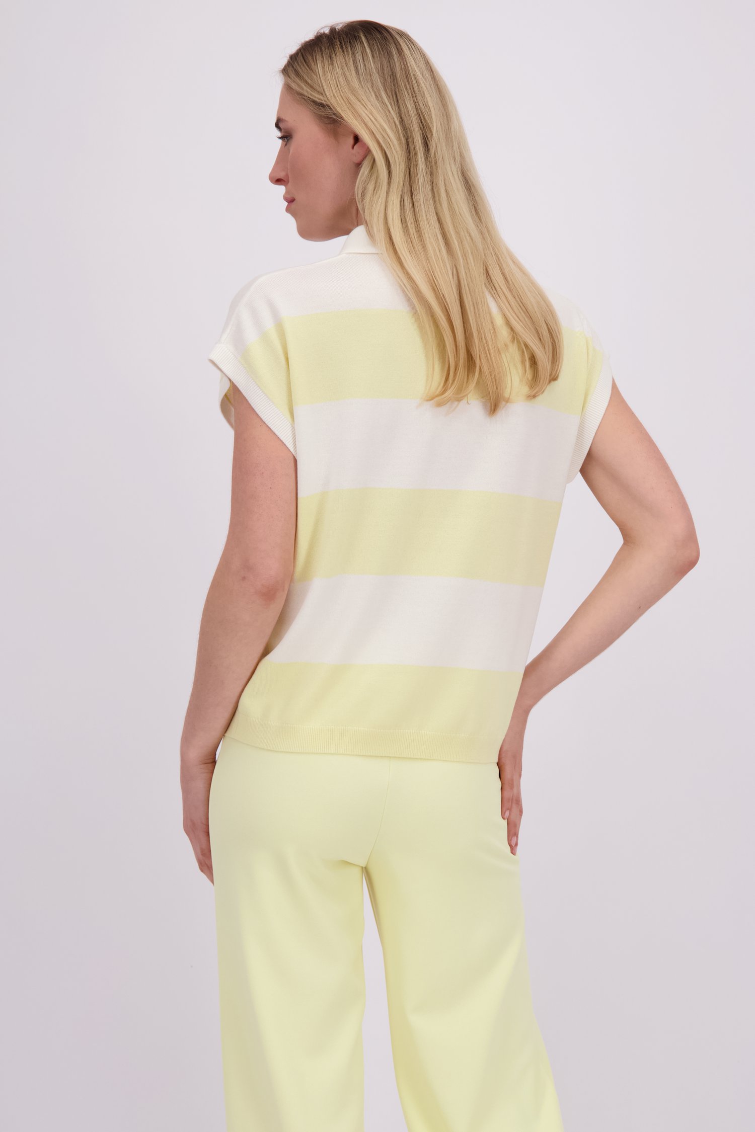 Le dos de Pull jaune-écru à rayures avec col polo de Liberty Island pour Femmes