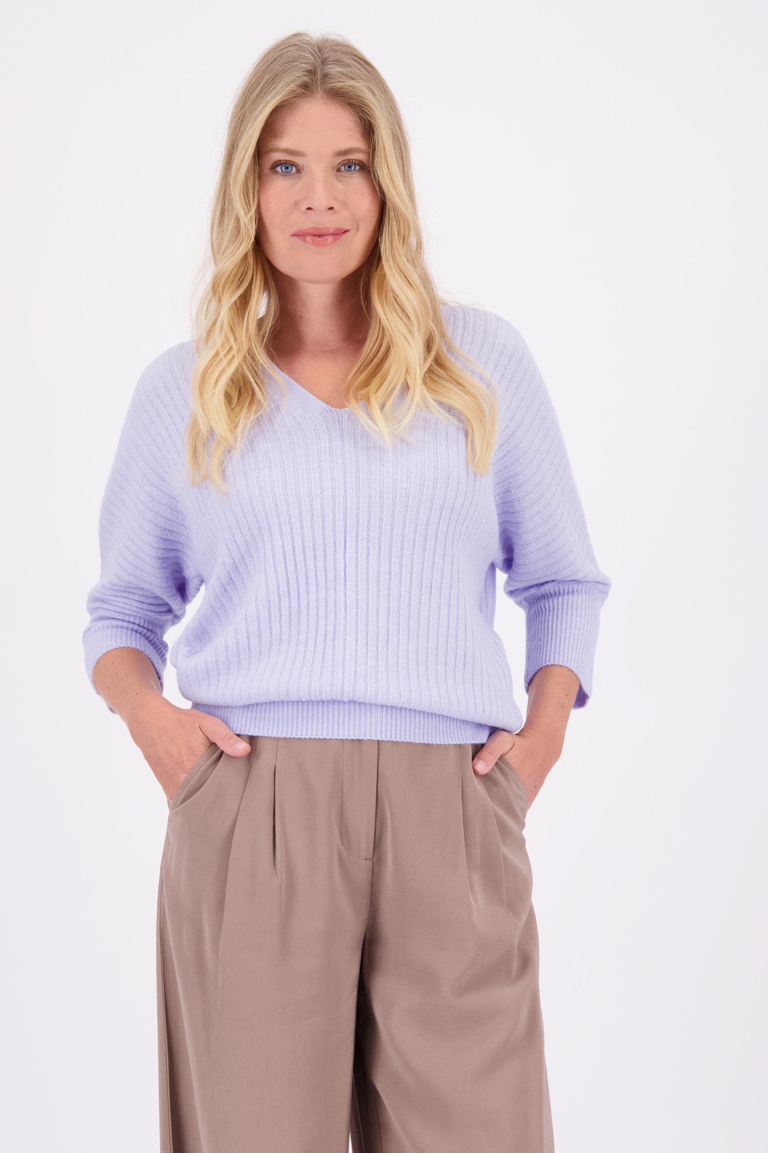 Le devant de Pull lilas à manches trois-quarts de Libelle pour Femmes