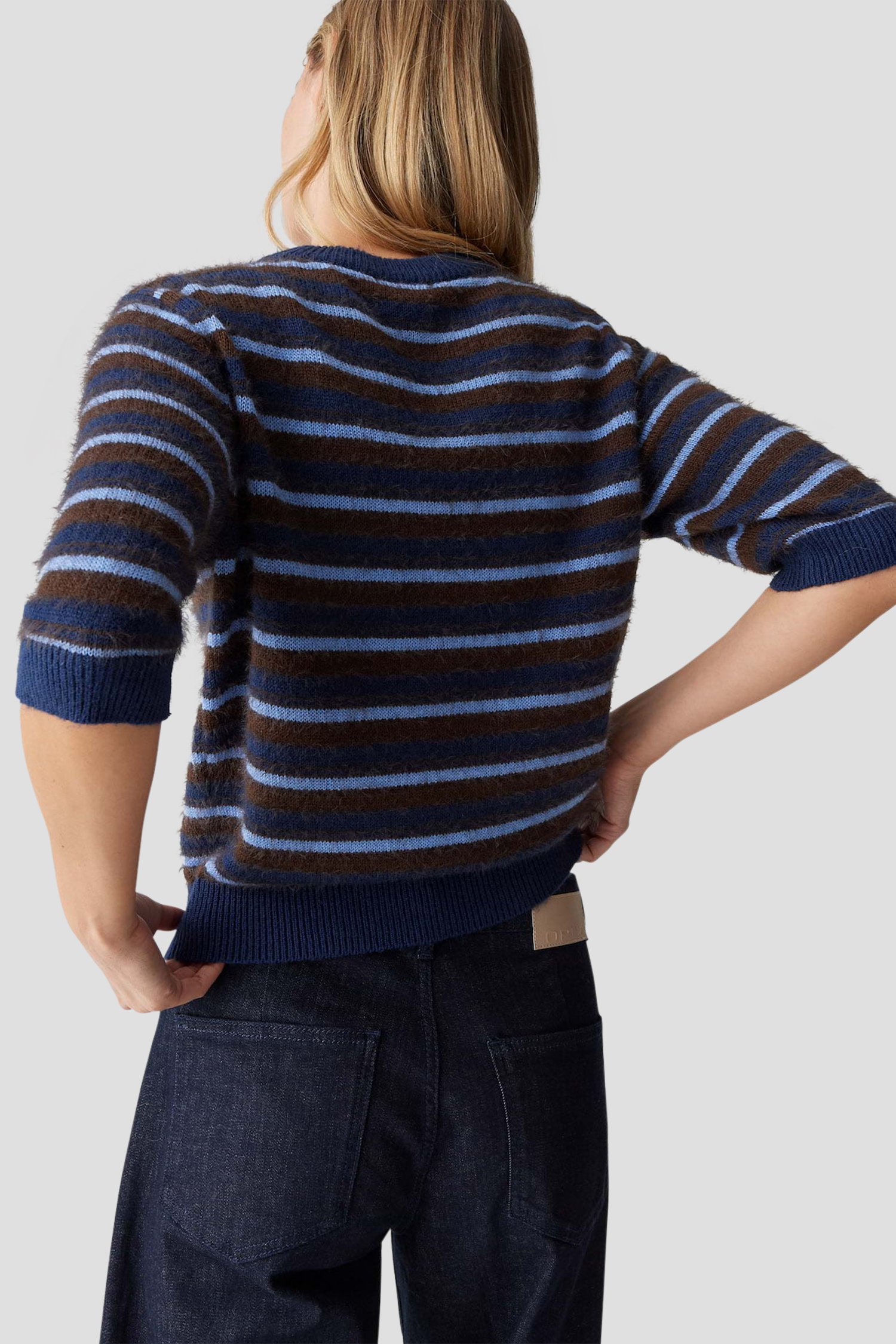 Le dos de Pull marron rayé de Opus pour Femmes