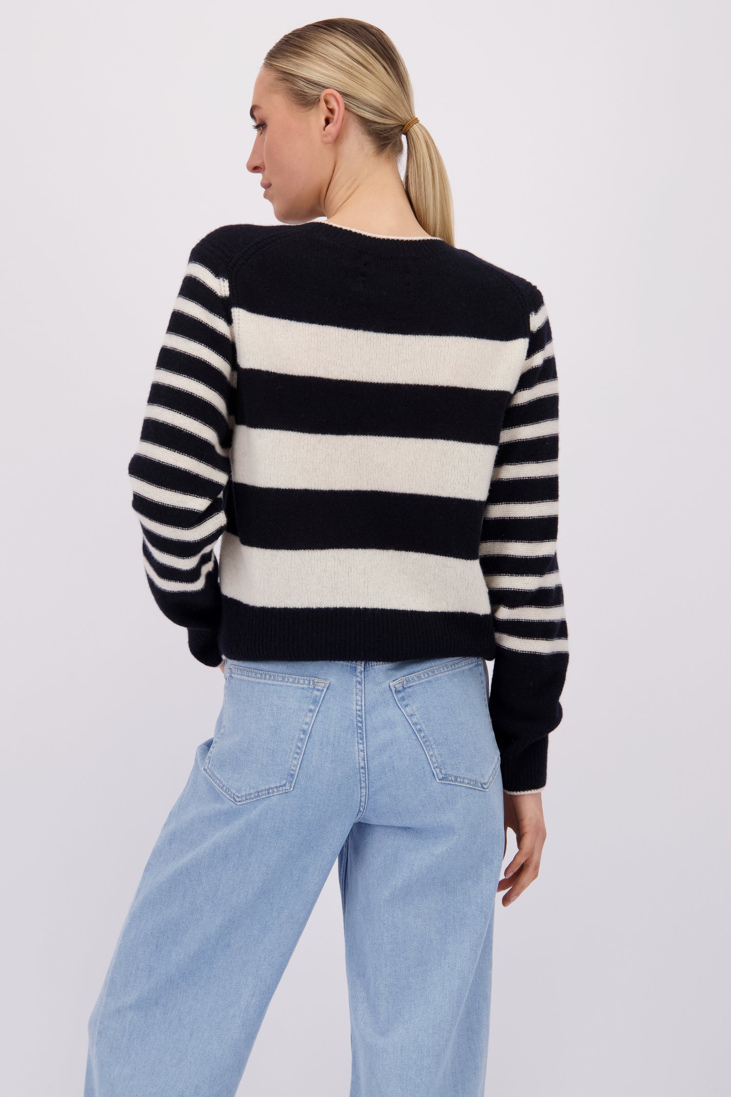 Le dos de Pull rayé bleu marine et écru de Marc O'Polo pour Femmes