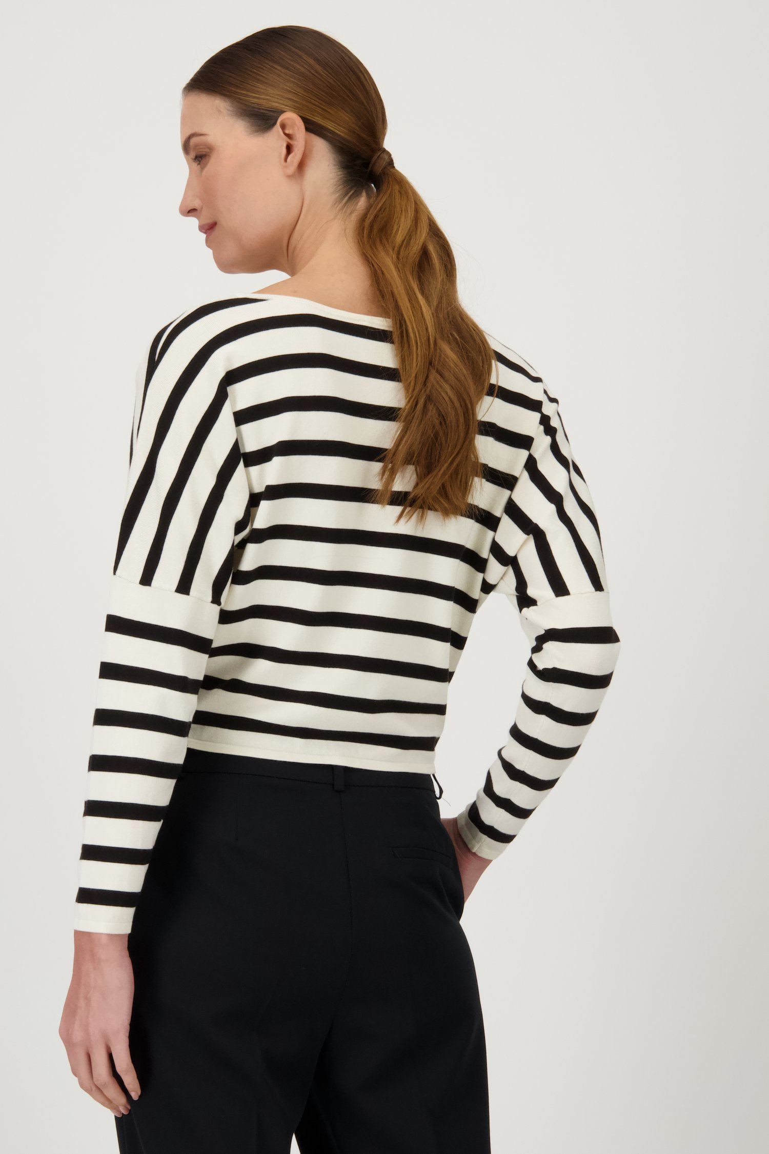 Pull rayé écru et noir de D'Auvry pour Femmes