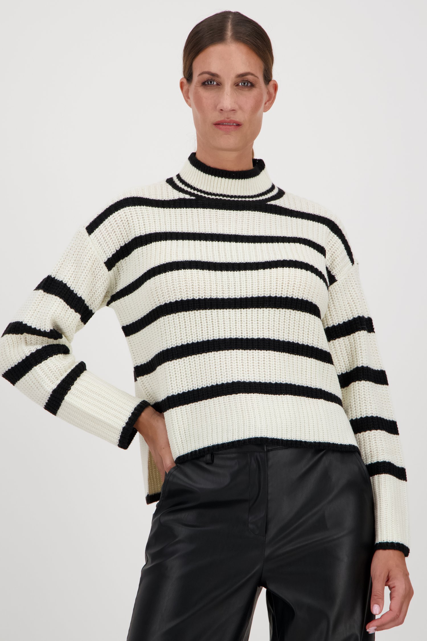 Pull rayé noir et écru	 de JDY pour Femmes