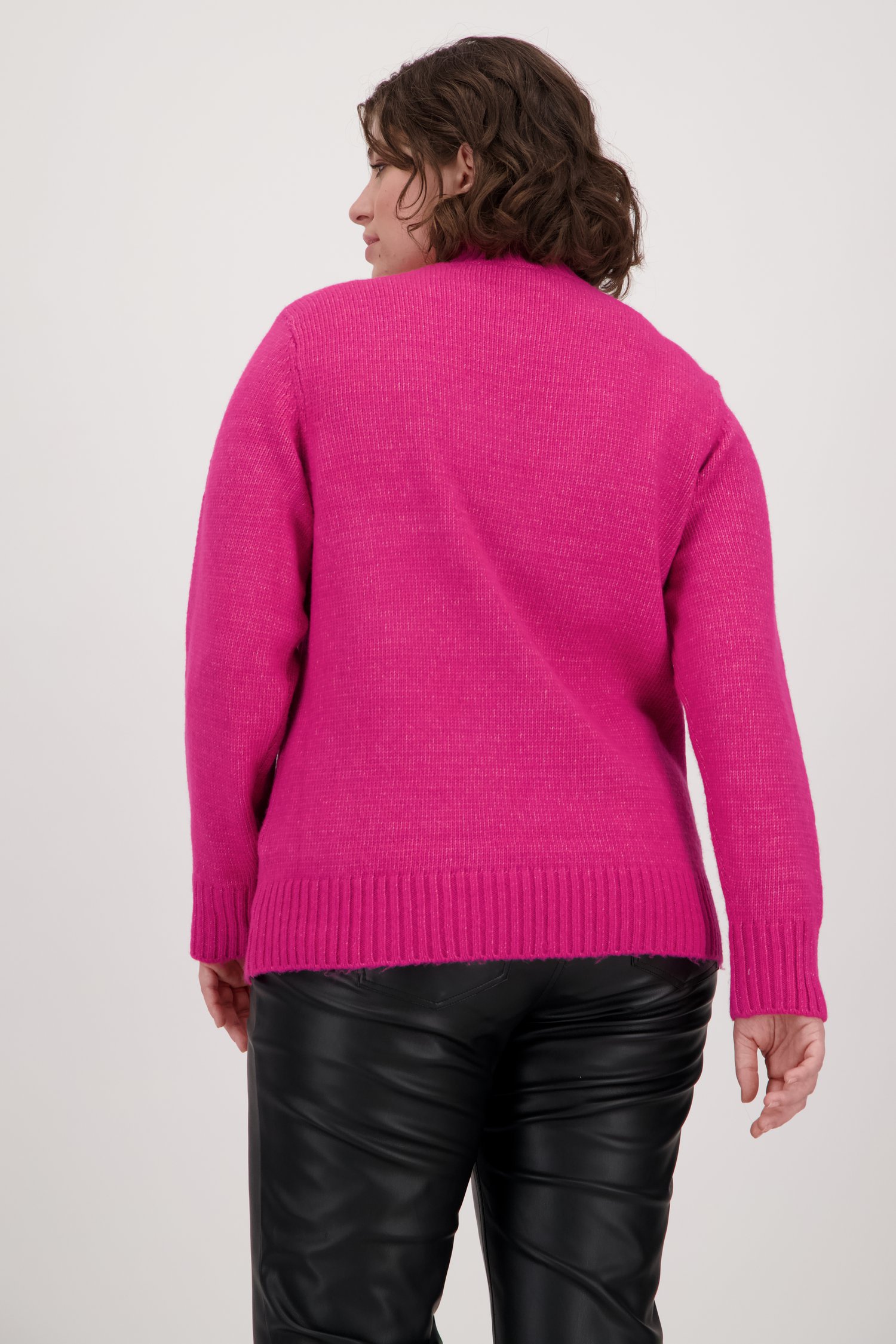 Pull rose avec motif ajouré	 de Only Carmakoma pour Femmes