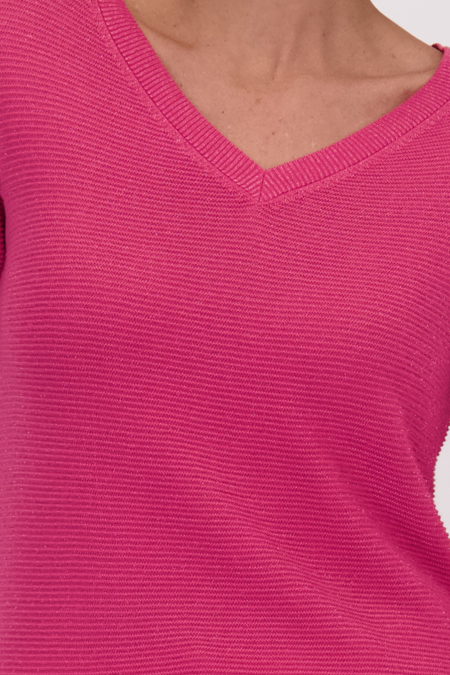 Détail de Pull rose avec paillettes de Claude Arielle pour Femmes