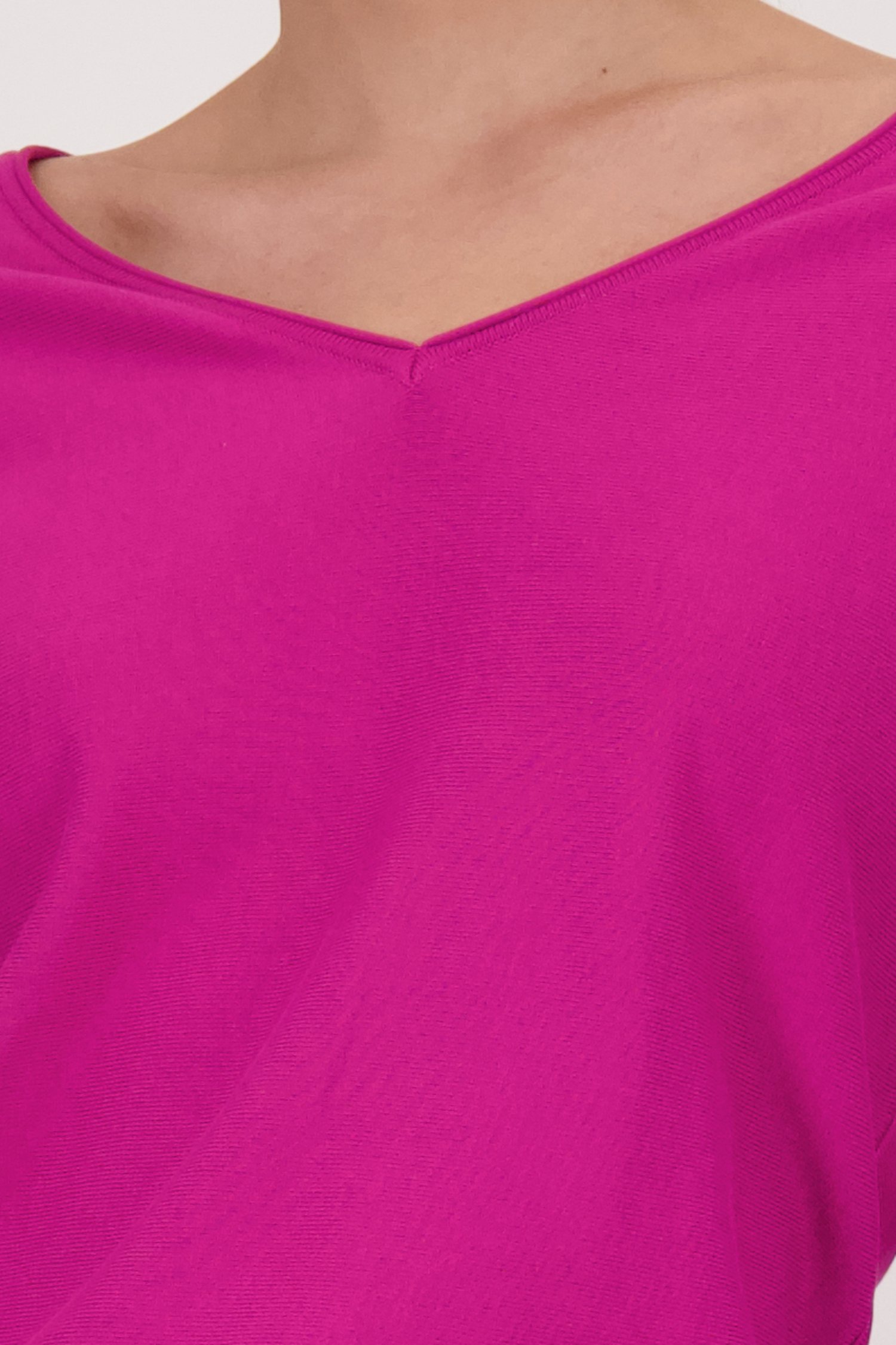 Pull rouge foncé avec col en V de Liberty Island pour Femmes