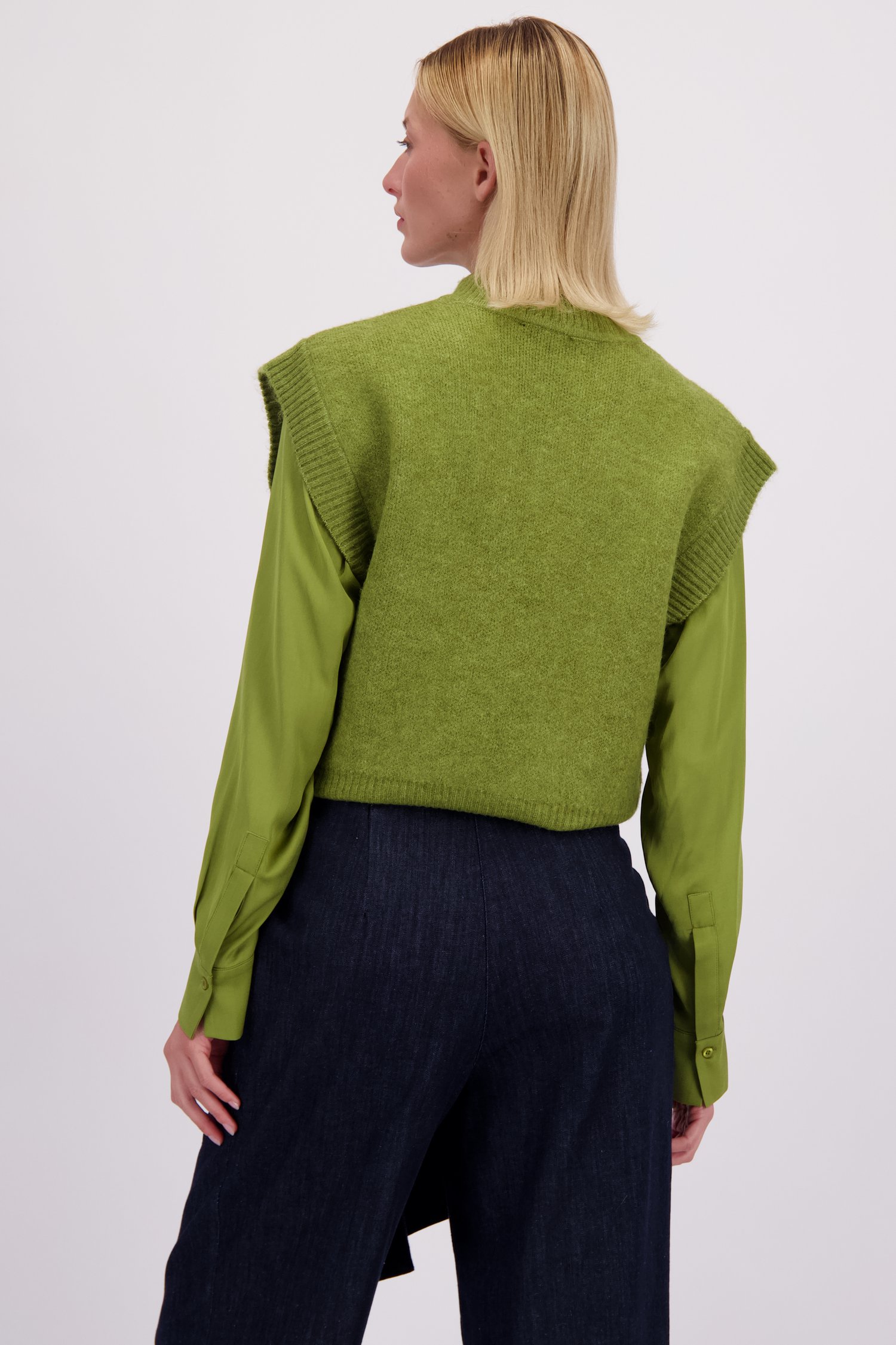 Le dos de Pull sans manches à carreaux verts de More & More pour Femmes