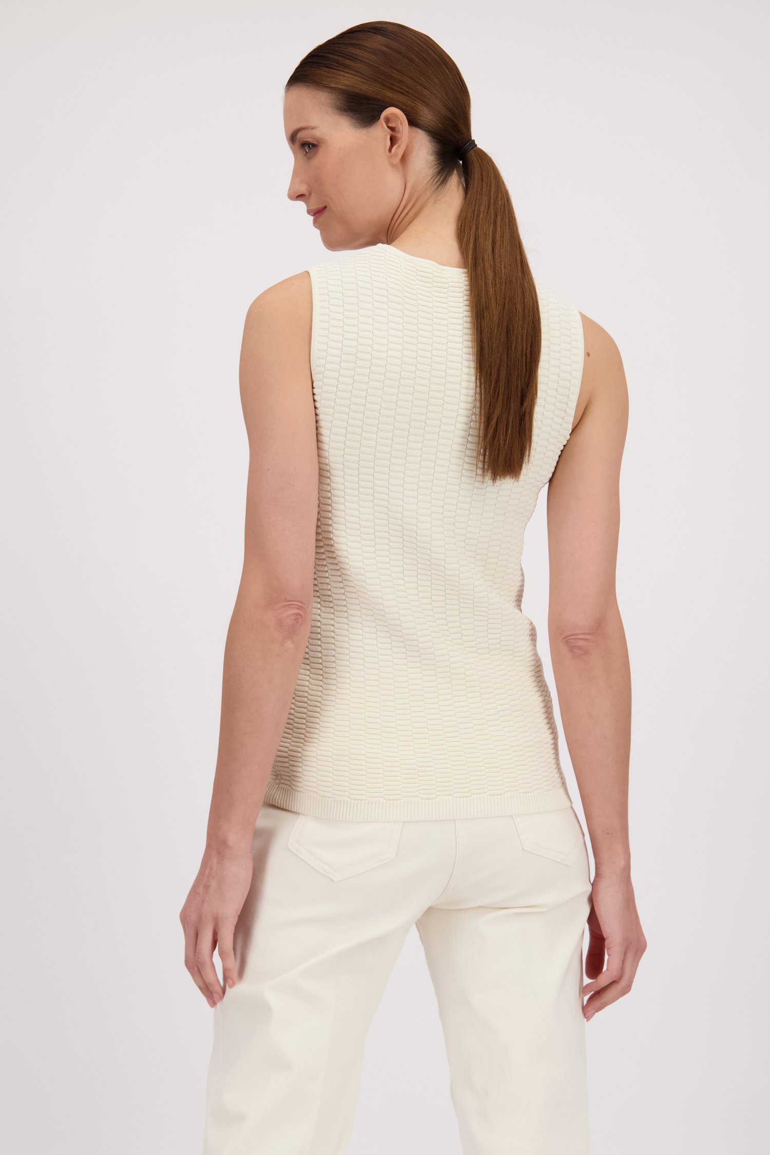 Pull sans manches écru à boutons dorés de D'Auvry pour Femmes