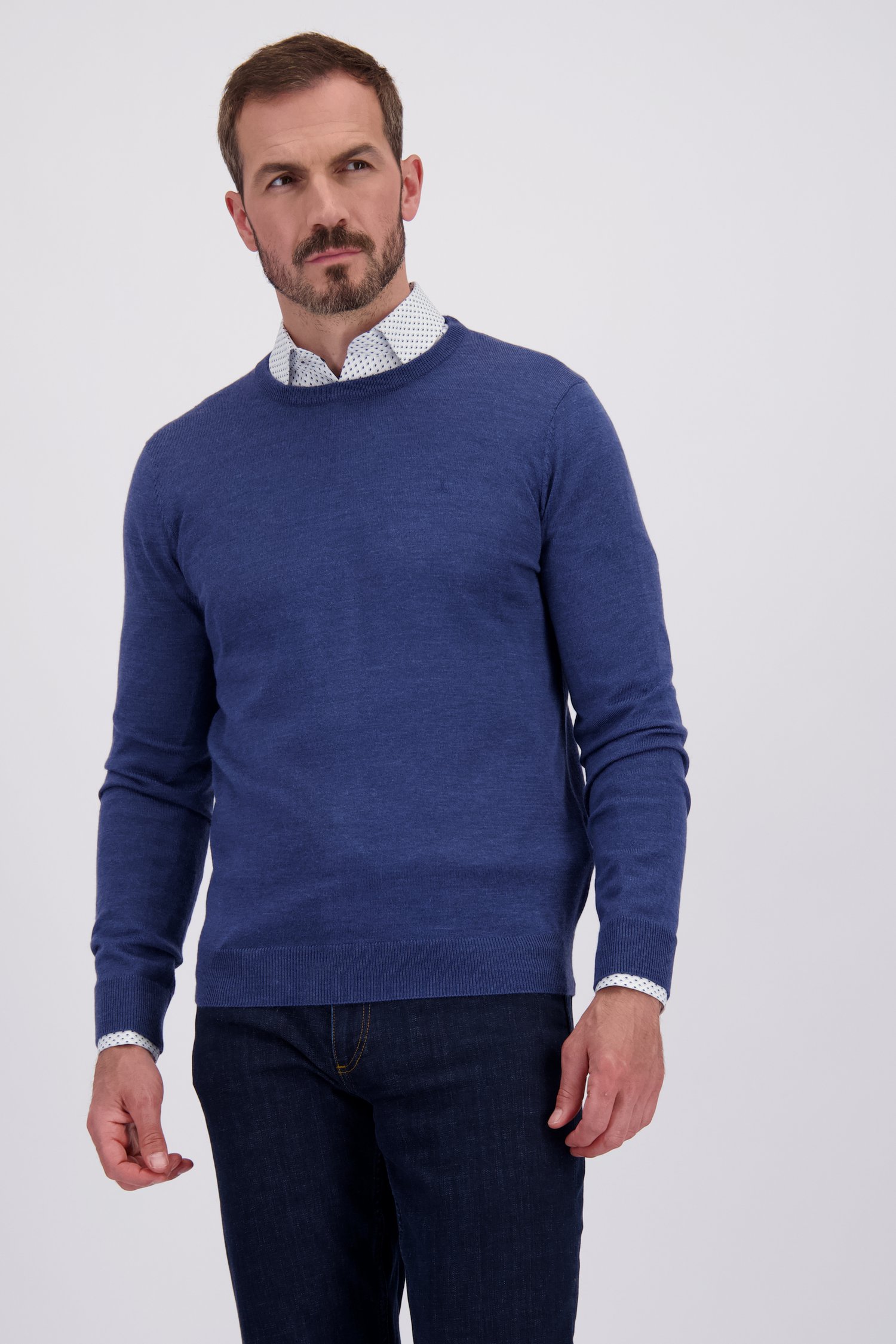 Le devant de Pull tricot fin bleu à col rond de Dansaert Black pour Hommes