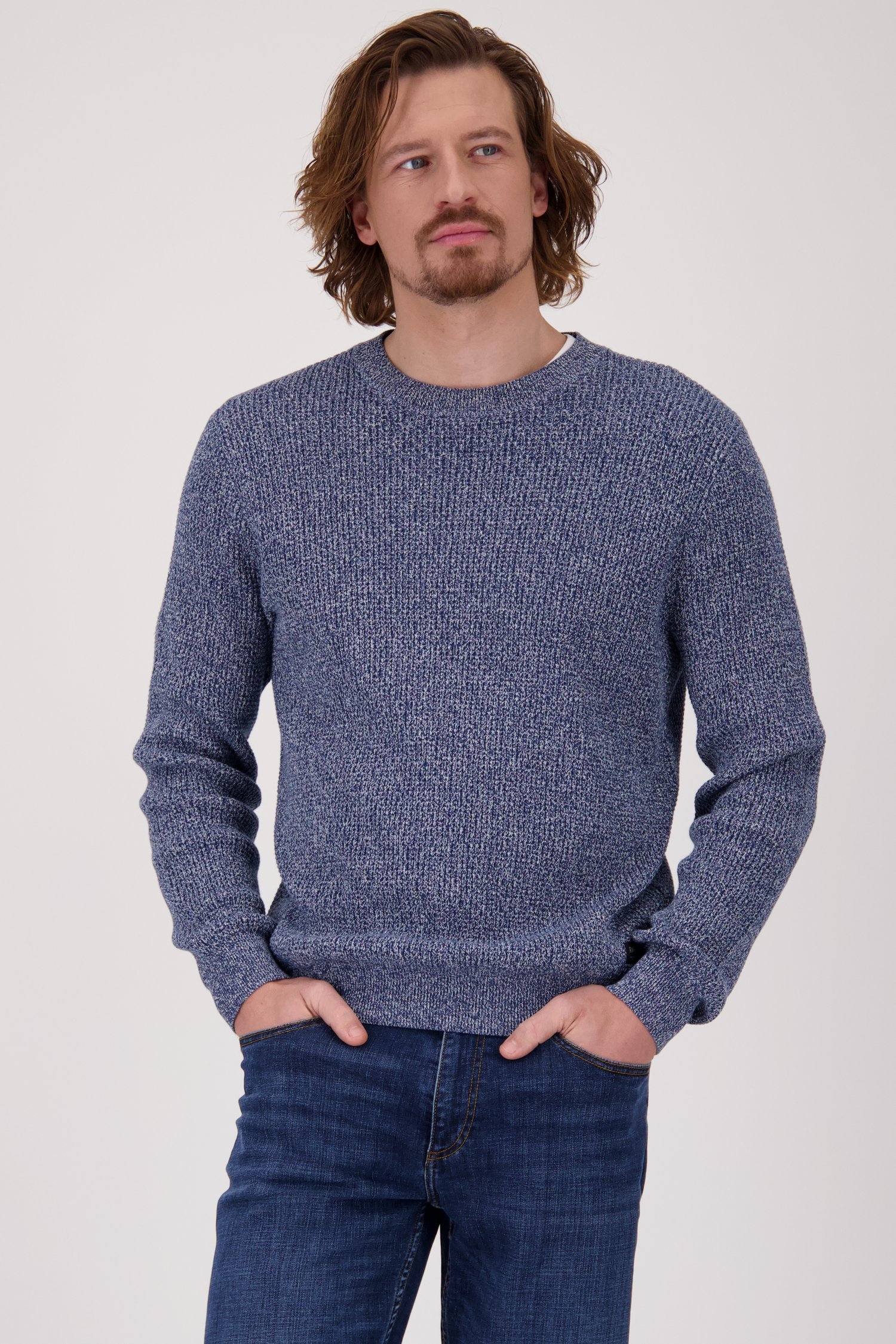 Pull tricoté bleu mélangé de Ravøtt pour Hommes