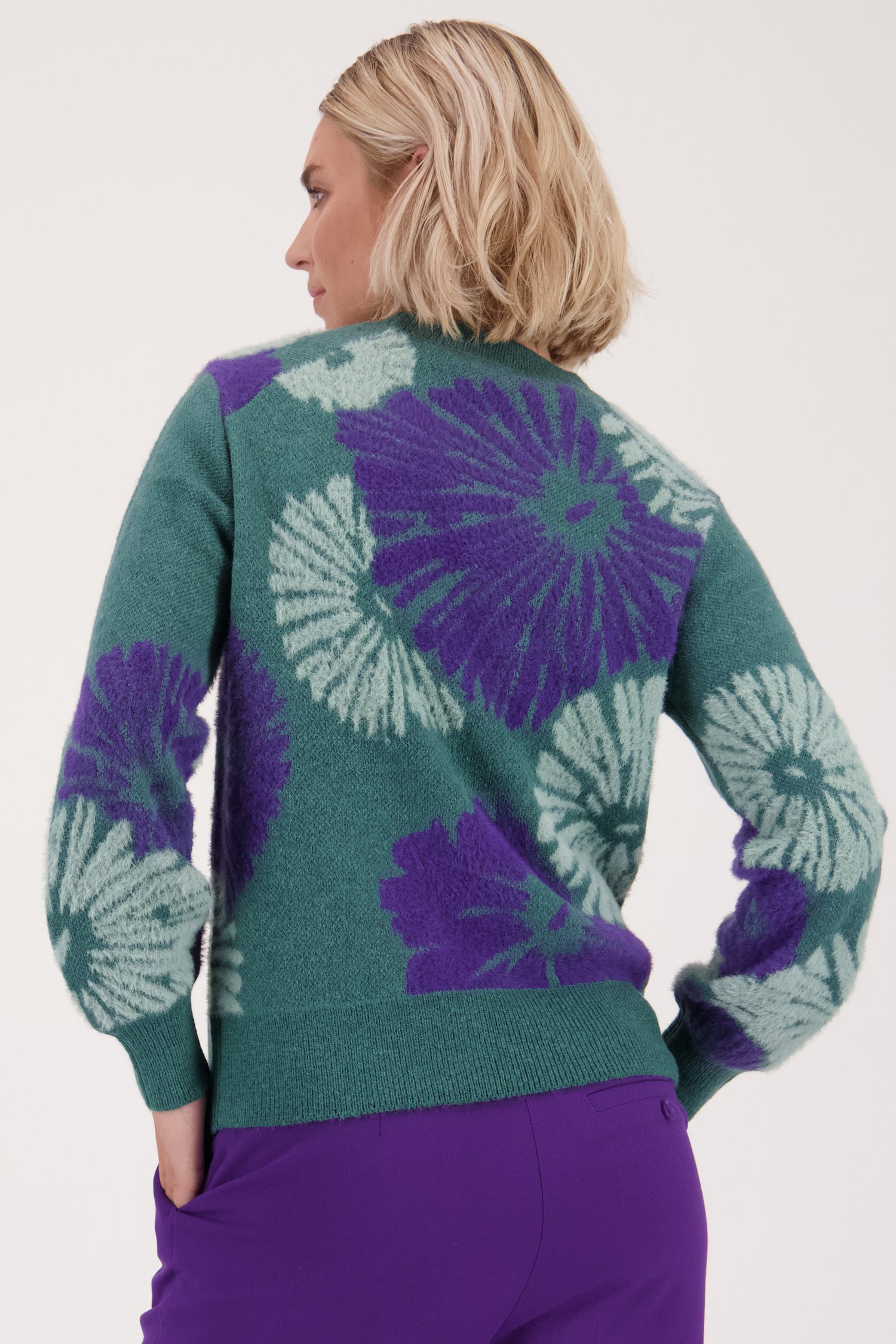 Pull vert doux avec imprimé violet de Libelle pour Femmes