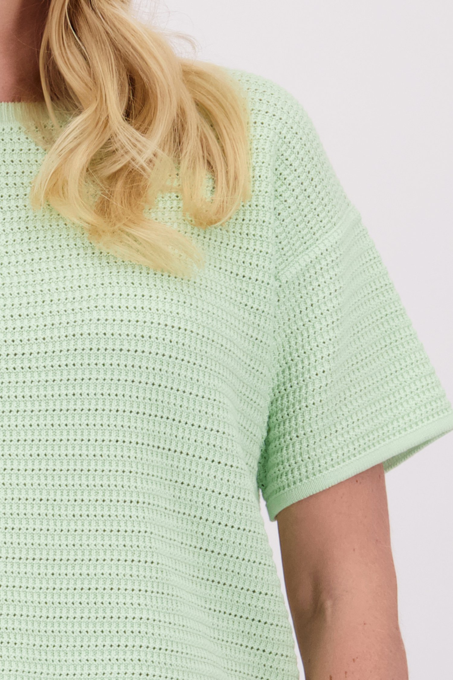 Détail de Pull vert menthe au crochet de Libelle pour Femmes