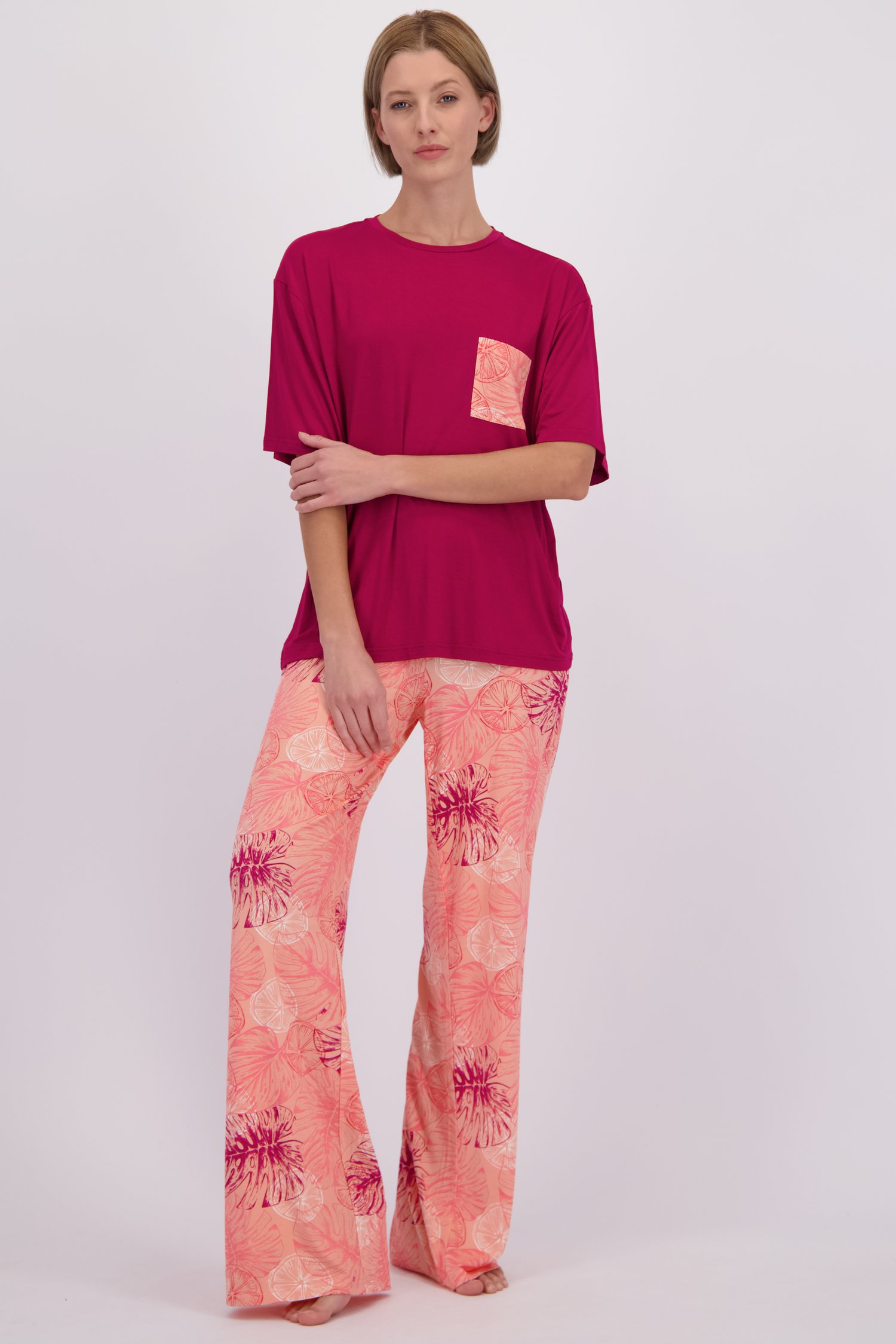 Le devant de Pyjama rouge et rose à imprimé feuillage de Liberty Island pour Femmes