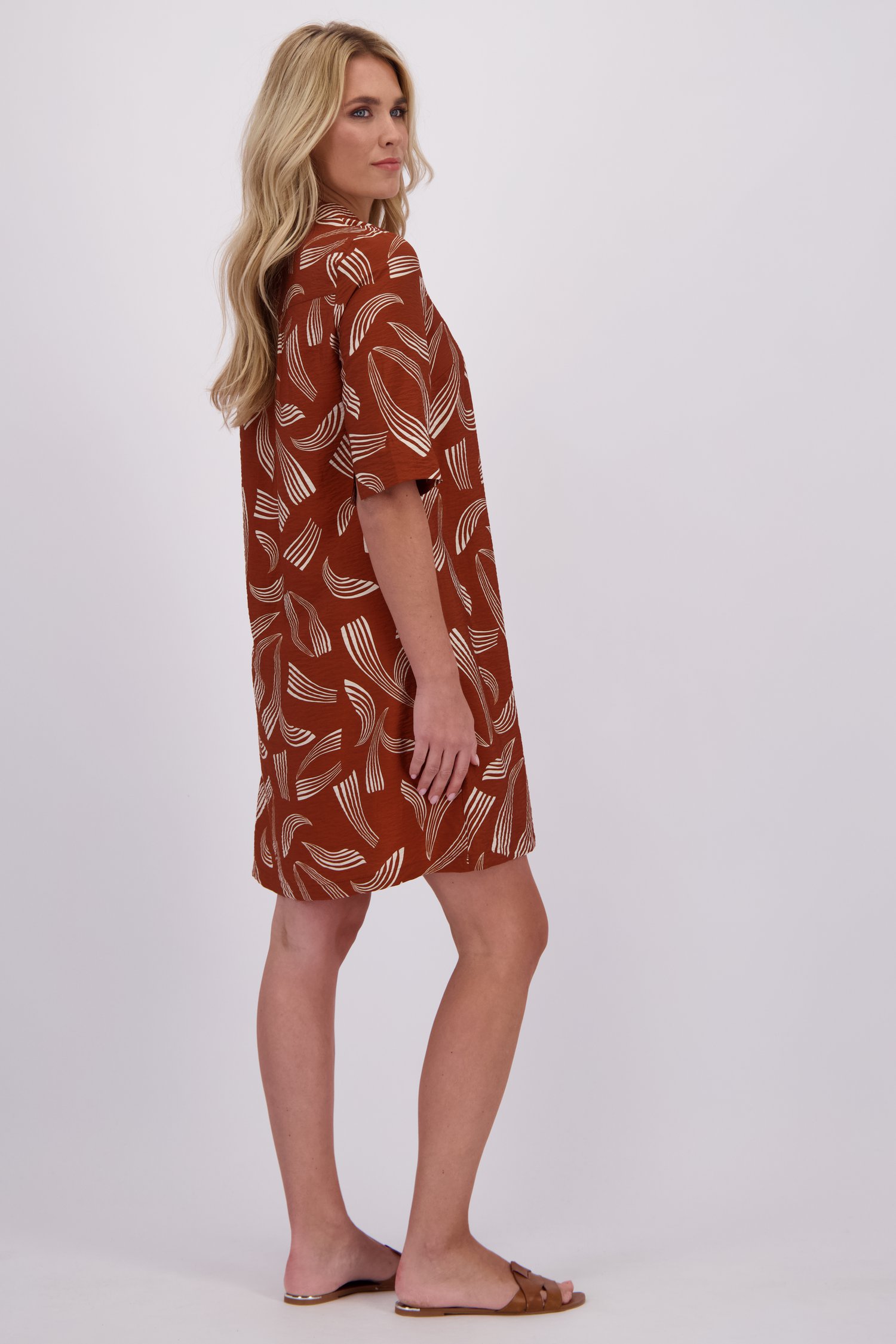 Le dos de Robe couleur rouille avec aspect soyeux de Liberty Loving nature pour Femmes