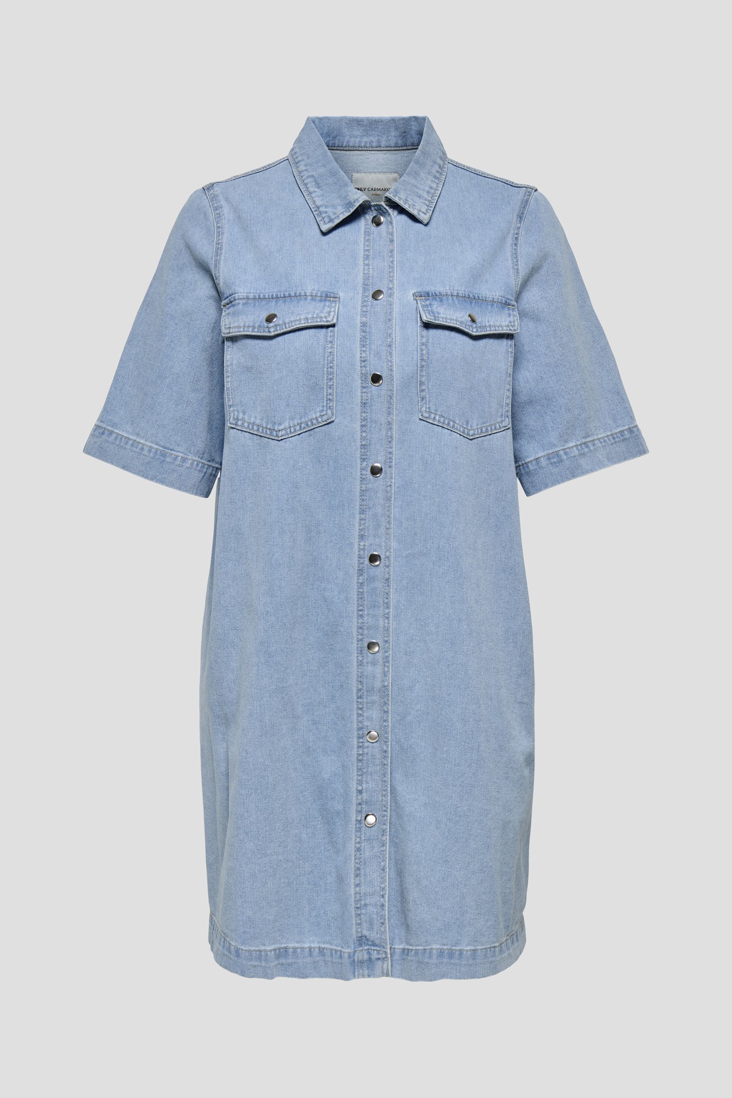 Robe en denim bleu avec des boutons pression de Only Carmakoma pour Femmes