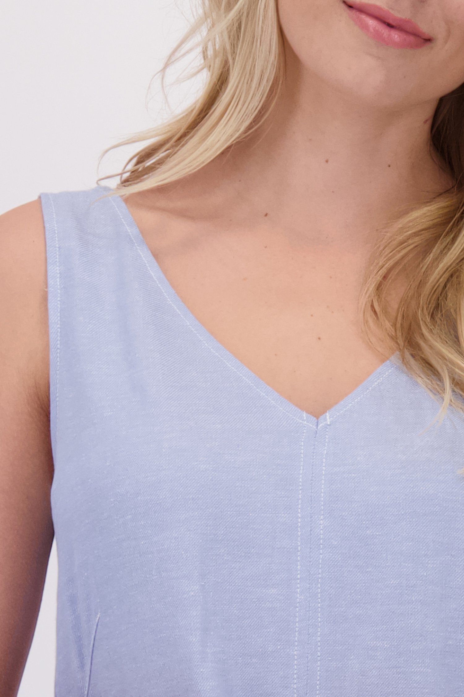 Détail de Robe longue bleue en lin de Libelle pour Femmes