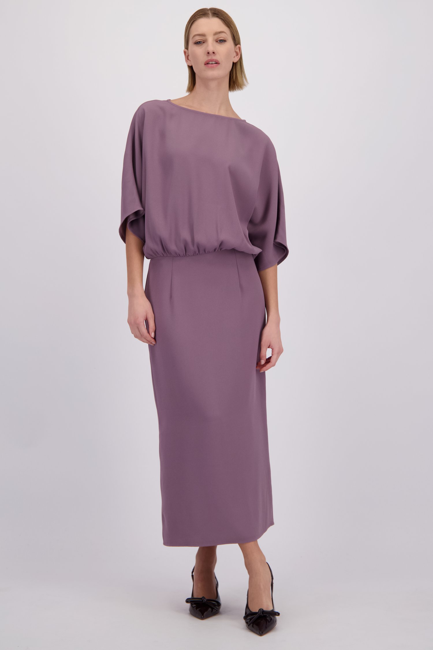 Le devant de Robe longue violette de D'Auvry pour Femmes