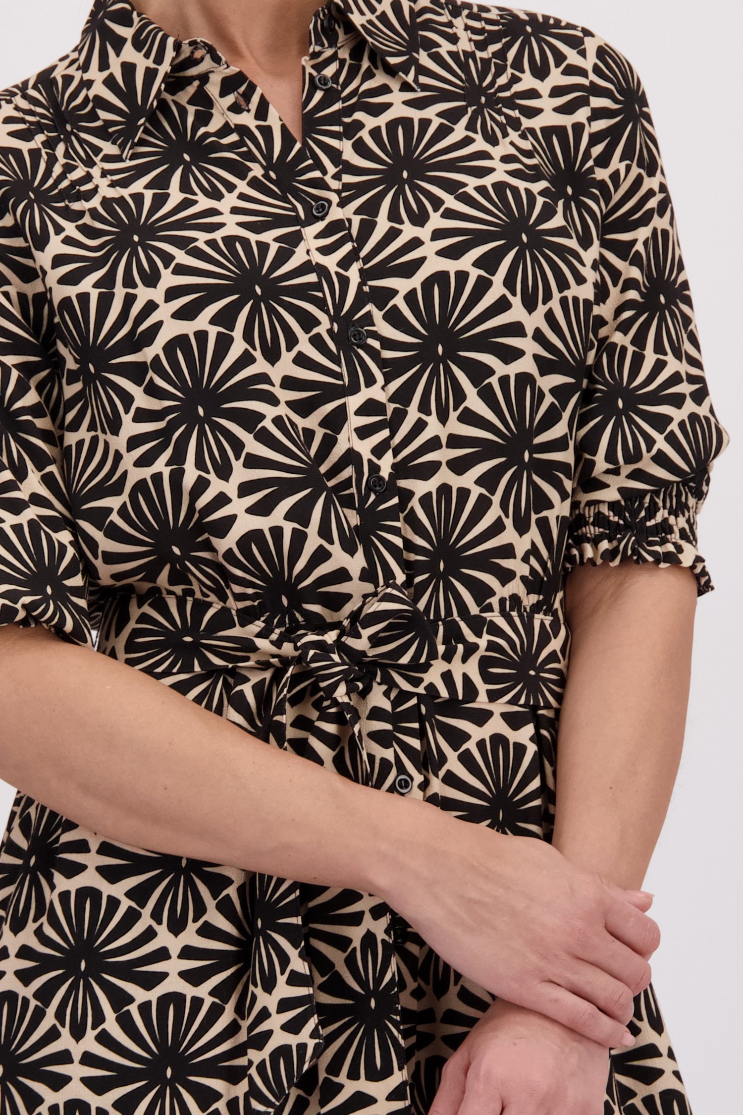 Robe midi beige avec imprimé floral noir de More & More pour Femmes