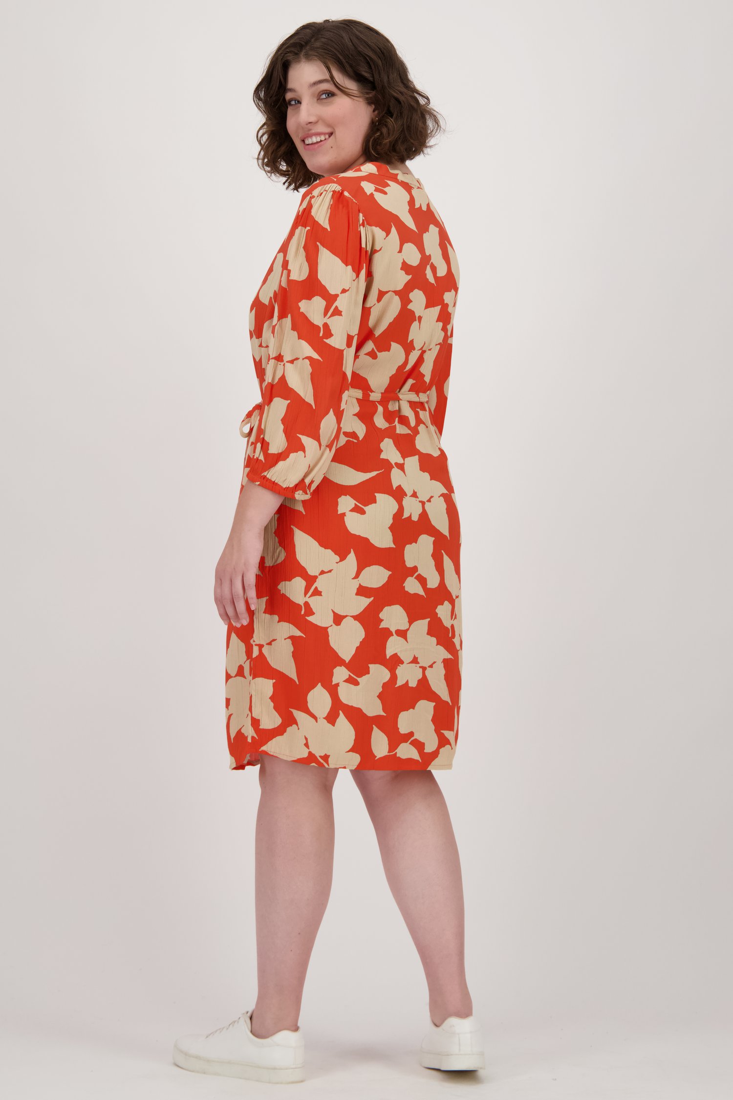 Robe orange à imprimé beige de Only Carmakoma pour Femmes
