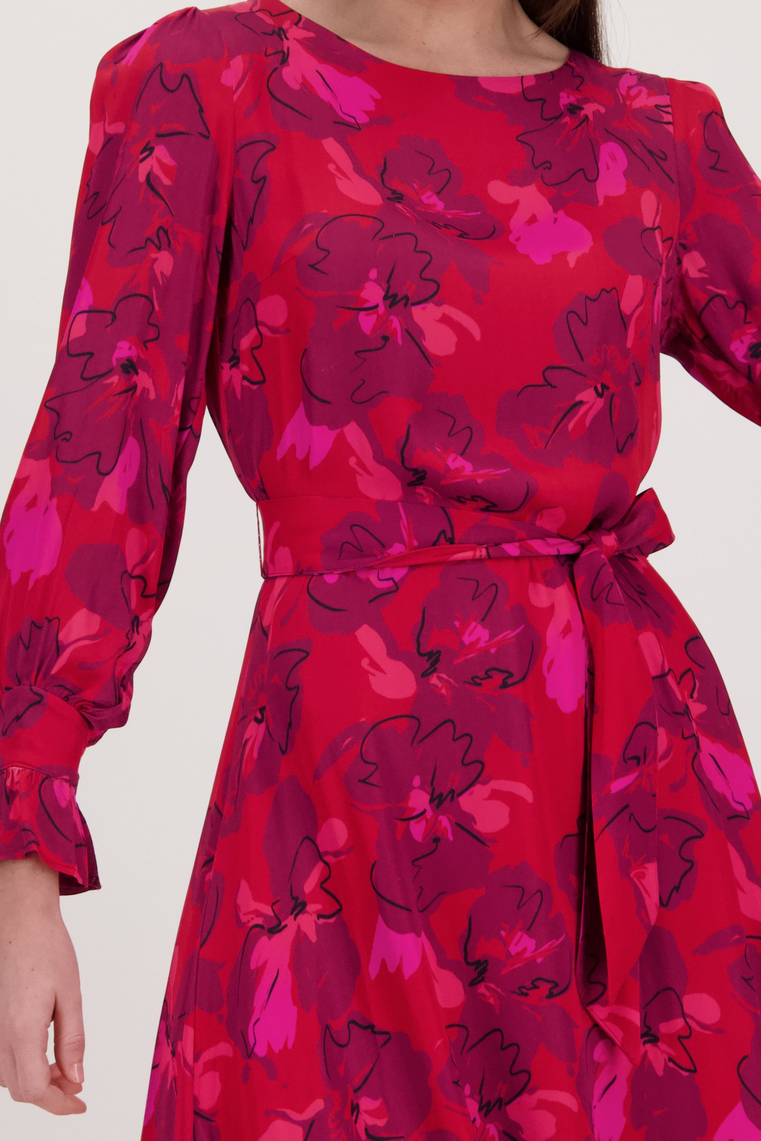 Robe rose-rouge à l'aspect soyeux	 de More & More pour Femmes
