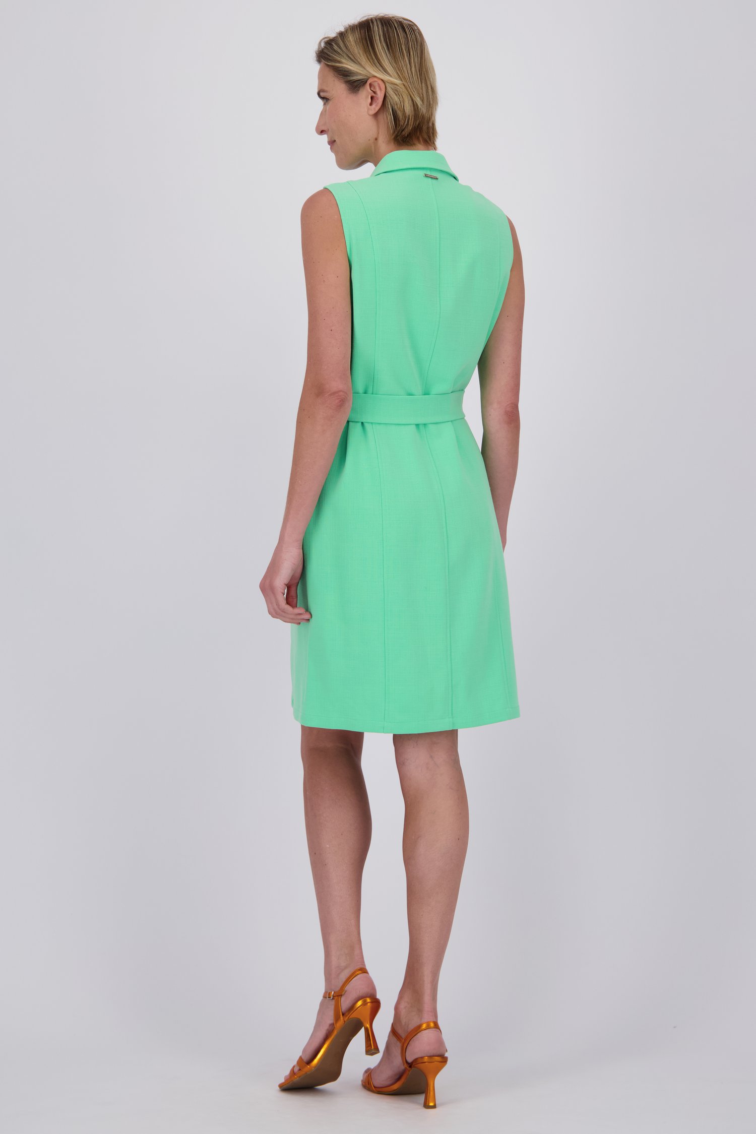 Robe verte sans manches de Claude Arielle pour Femmes
