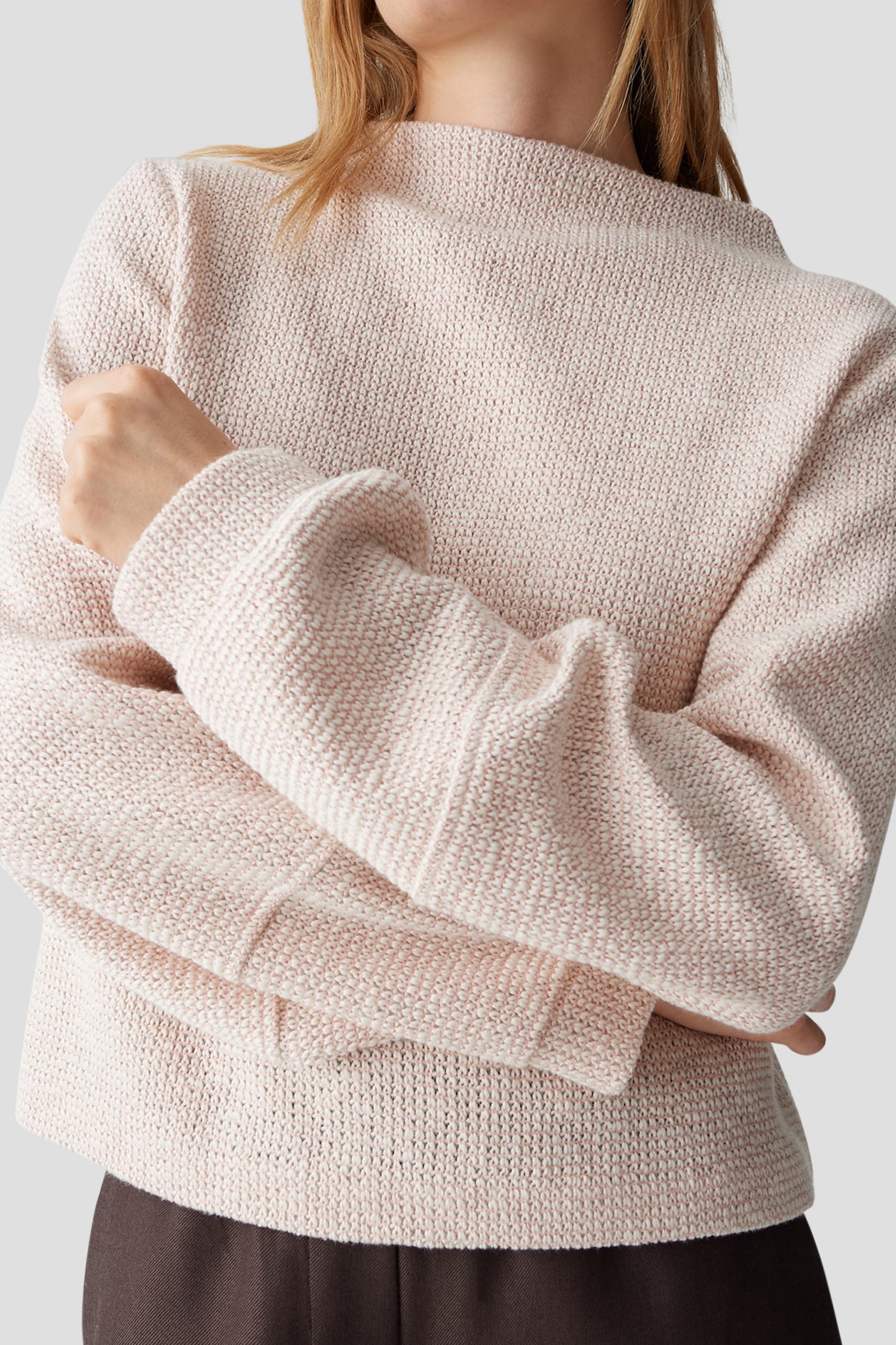 Detail van Roze gemêleerde trui met ballonmouwen  door Opus voor Dames