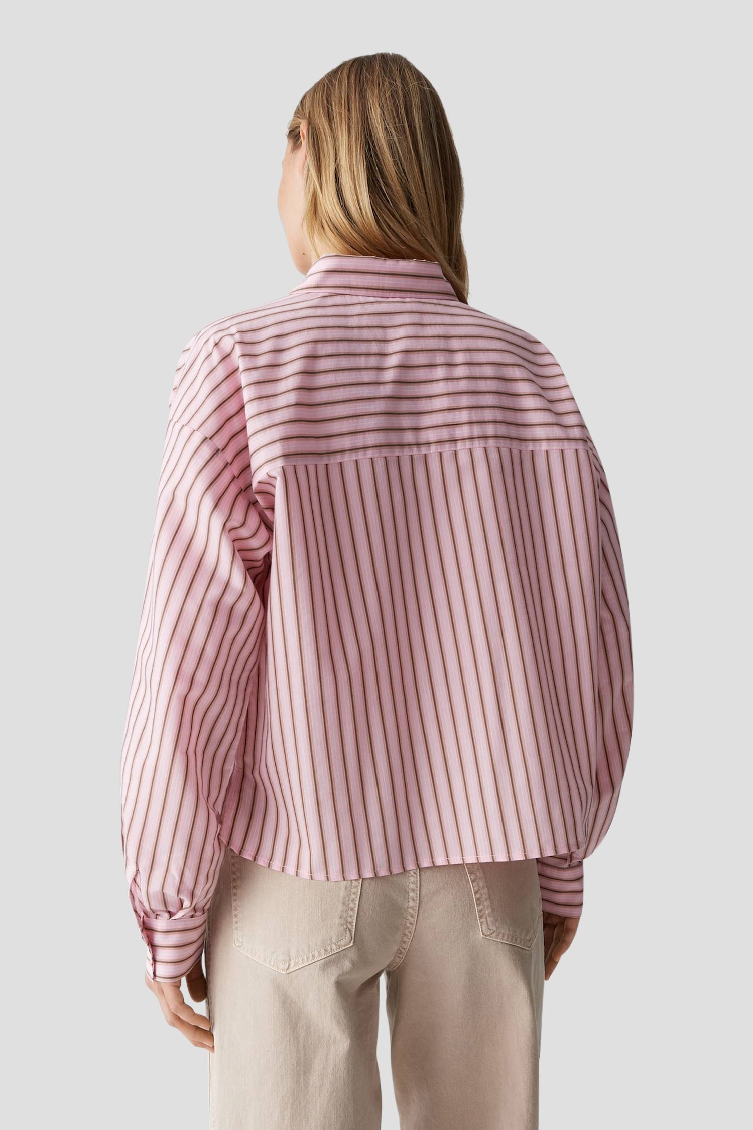 Achterkant van Roze gestreepte blouse  door Opus voor Dames