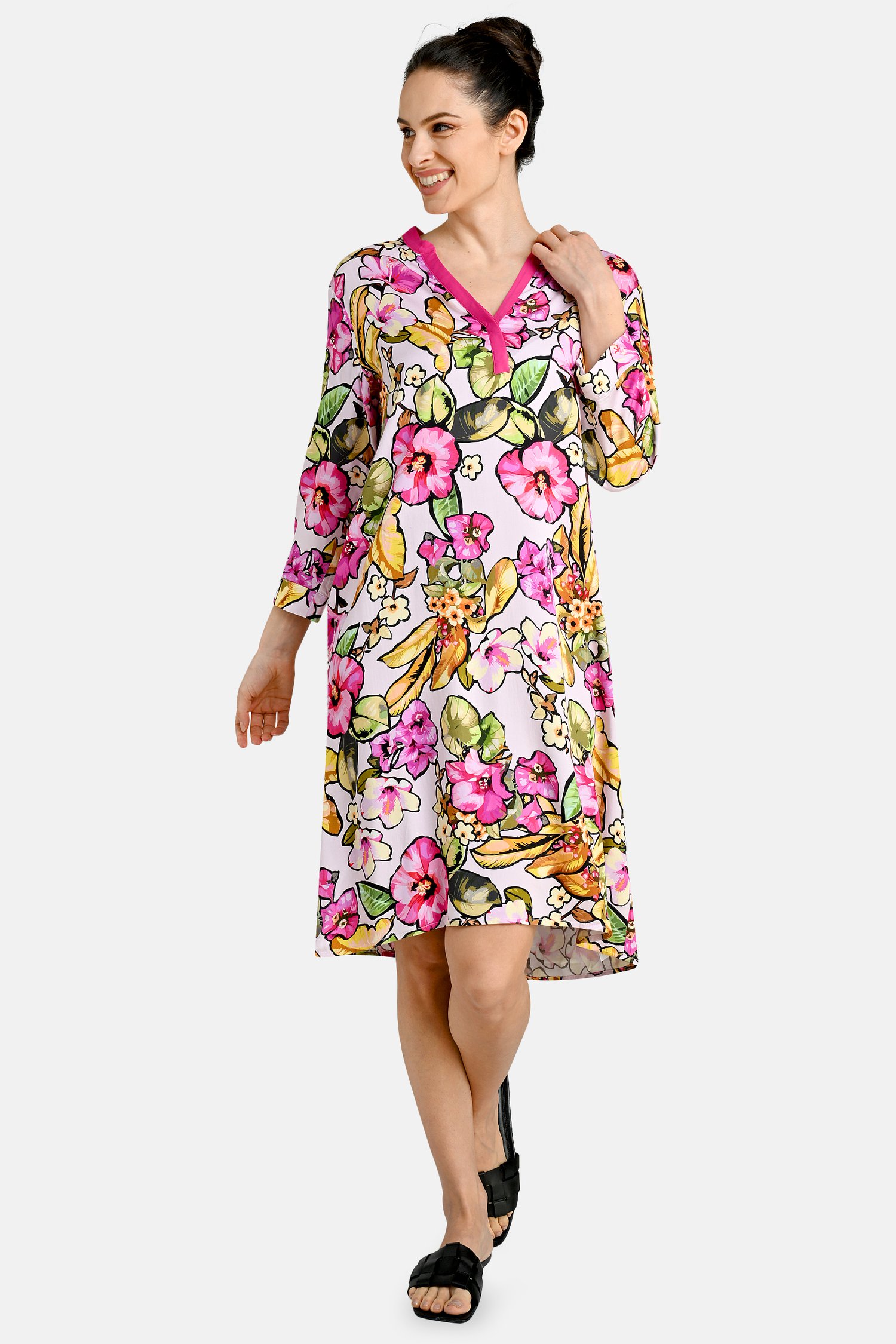 Roze kleedje met bloemenprint van Bicalla voor Dames