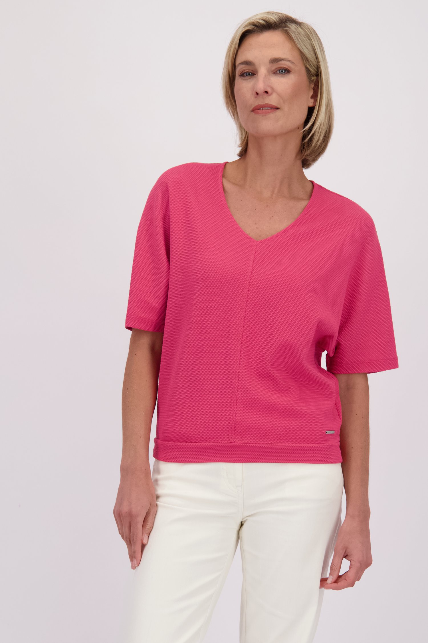 Voorkant van Roze T-shirt met structuur door Claude Arielle voor Dames