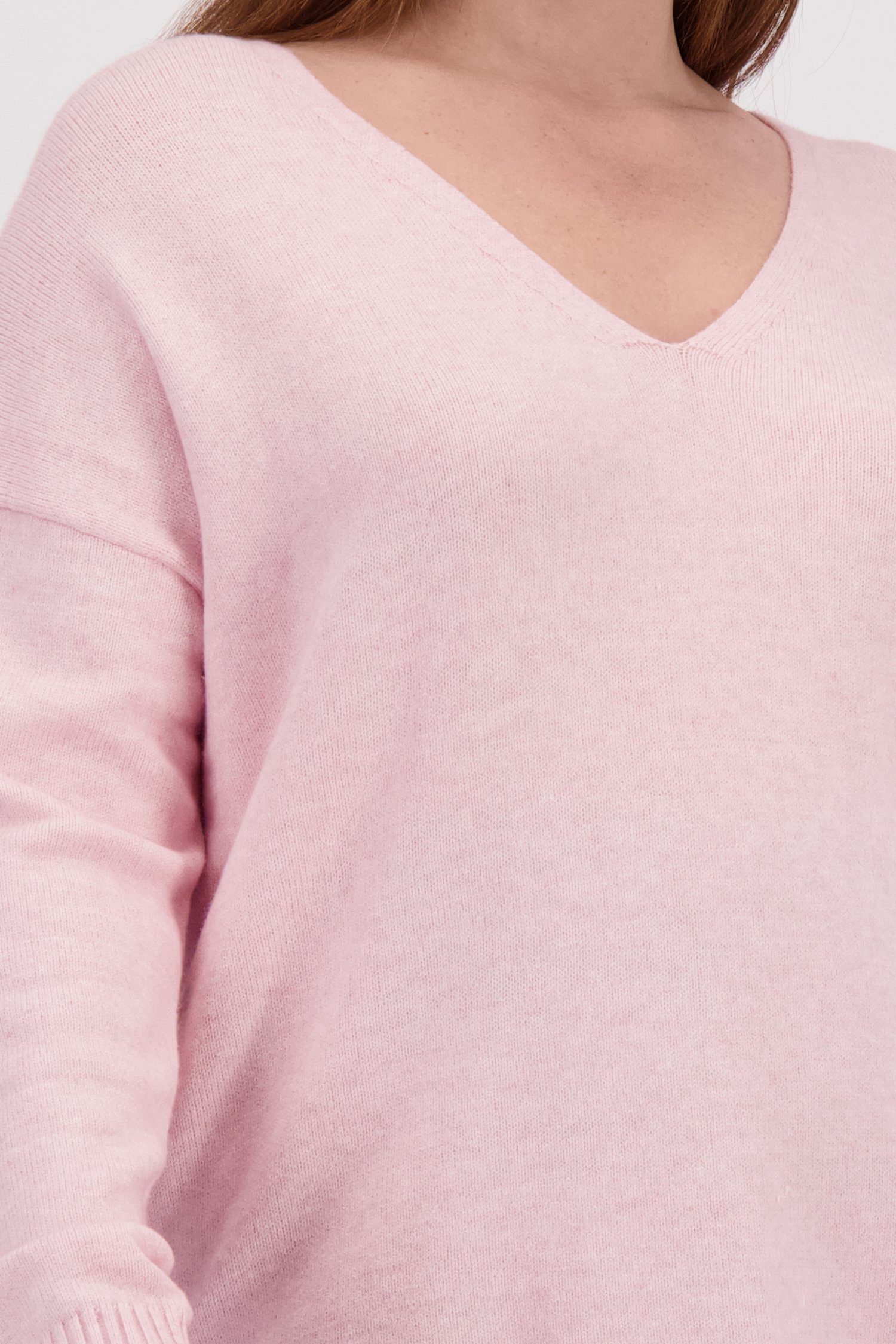 Detail van Roze trui met V-hals  door ONLY Carmakoma voor Dames