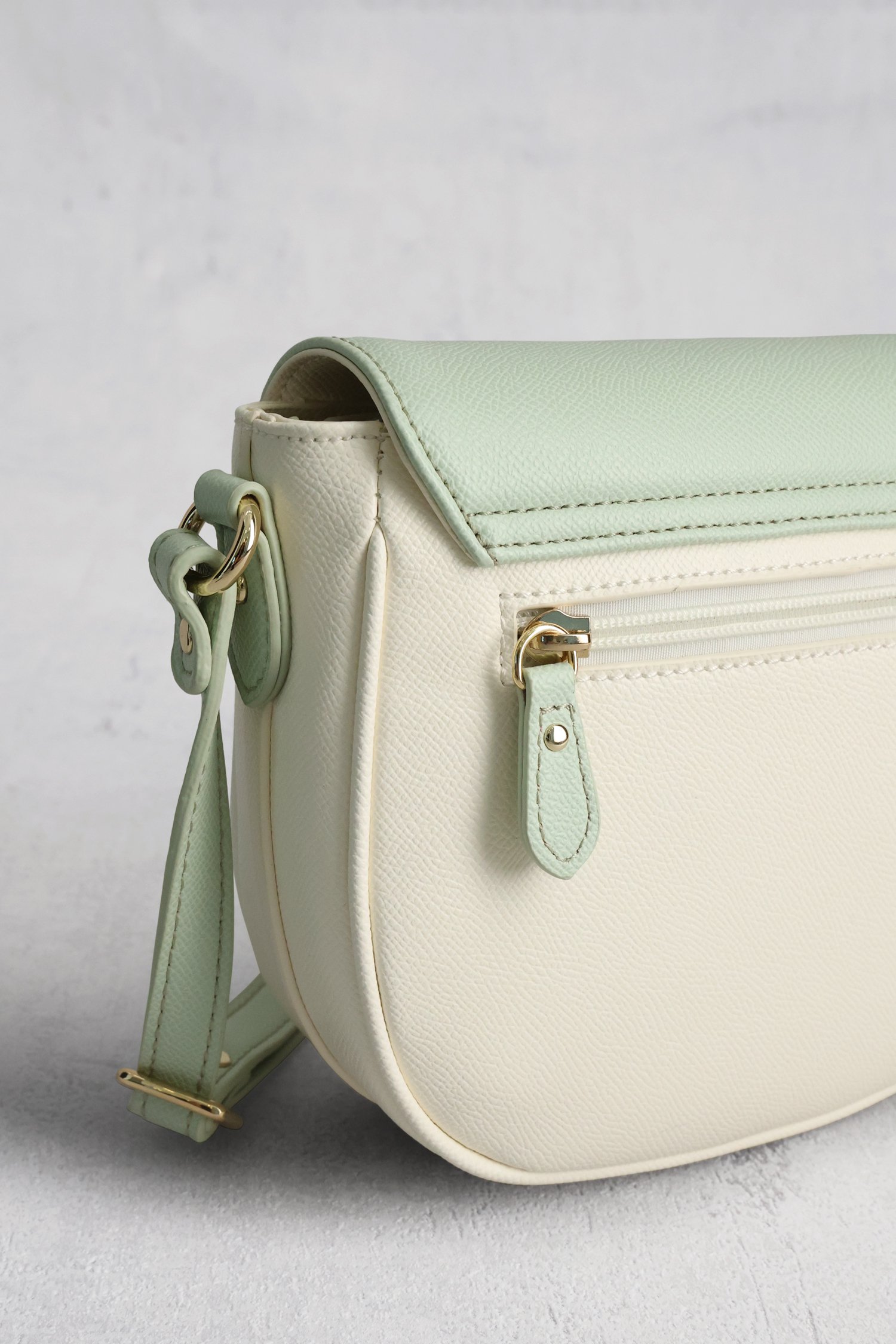 Sac à bandoulière ecru clair-vert de Hexagona pour Femmes