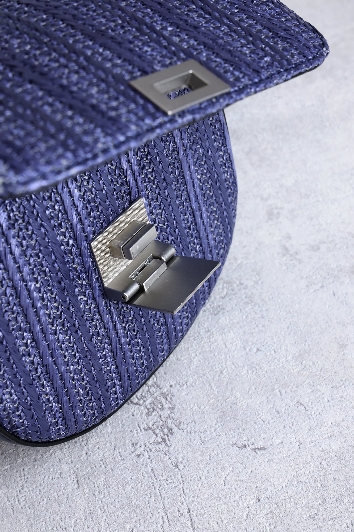 Sac à bandoulière tissé bleu foncé de Liberty Island pour Femmes