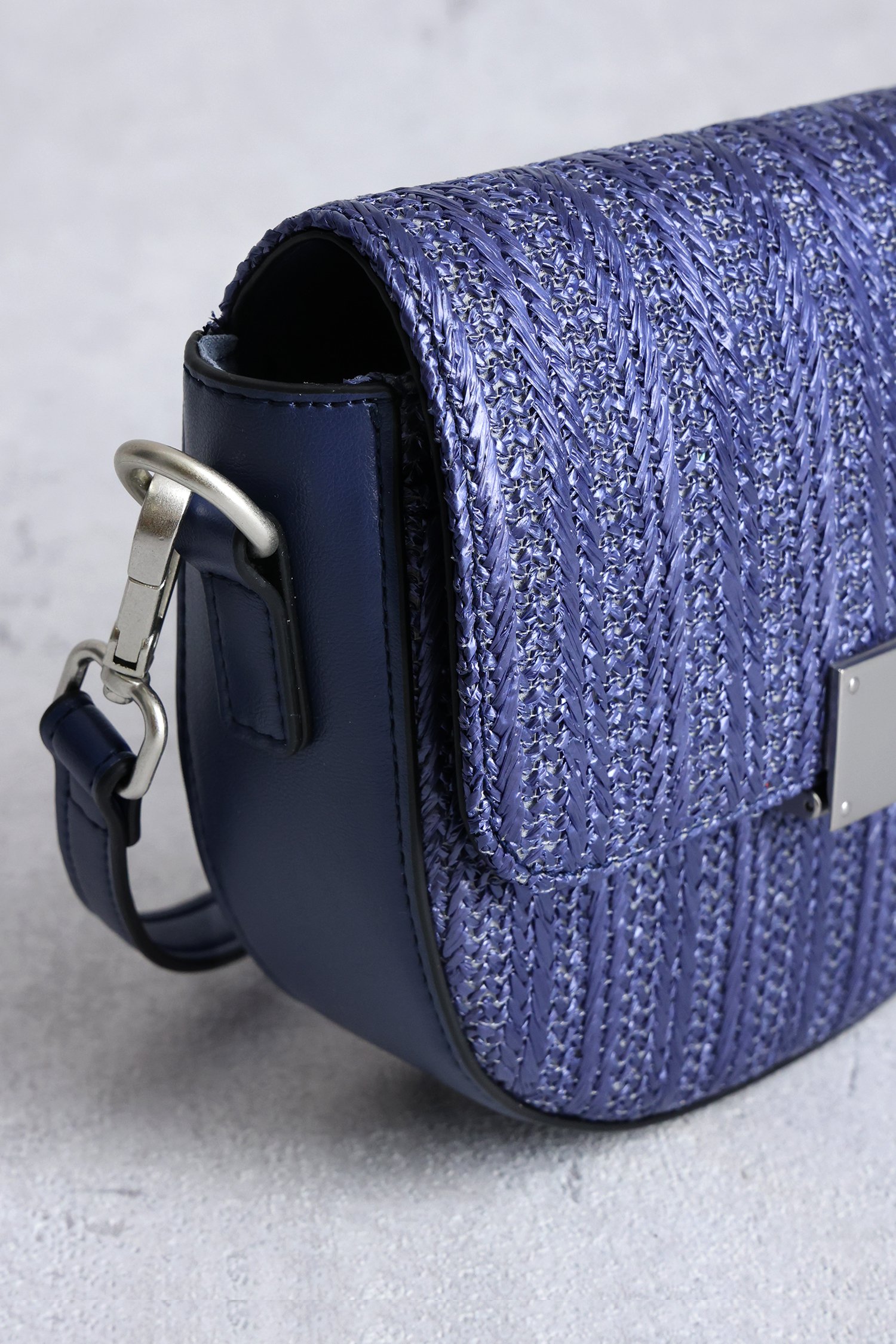 Sac à bandoulière tissé bleu foncé de Liberty Island pour Femmes