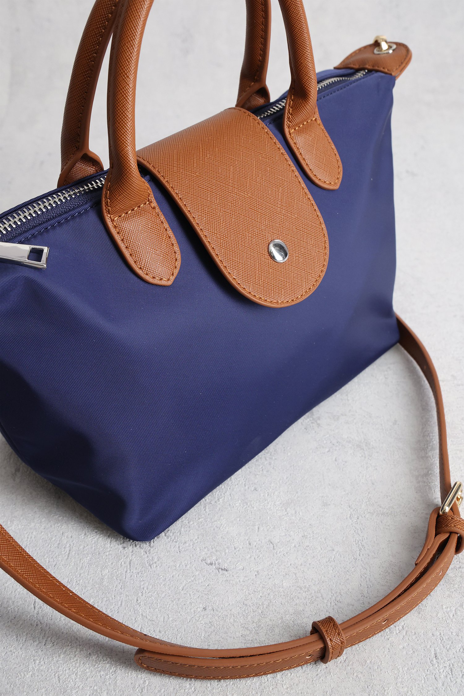 Photo produit 1 de Sac à main bleu avec finitions brun aspect cuir de Liberty Island pour Femmes