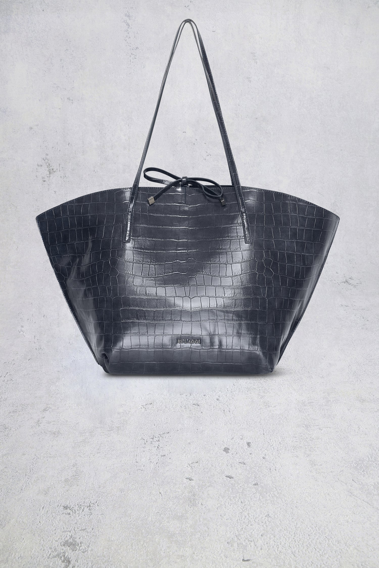 Le devant de Sac à main bleu foncé avec structure crocodile de Bulaggi pour Femmes