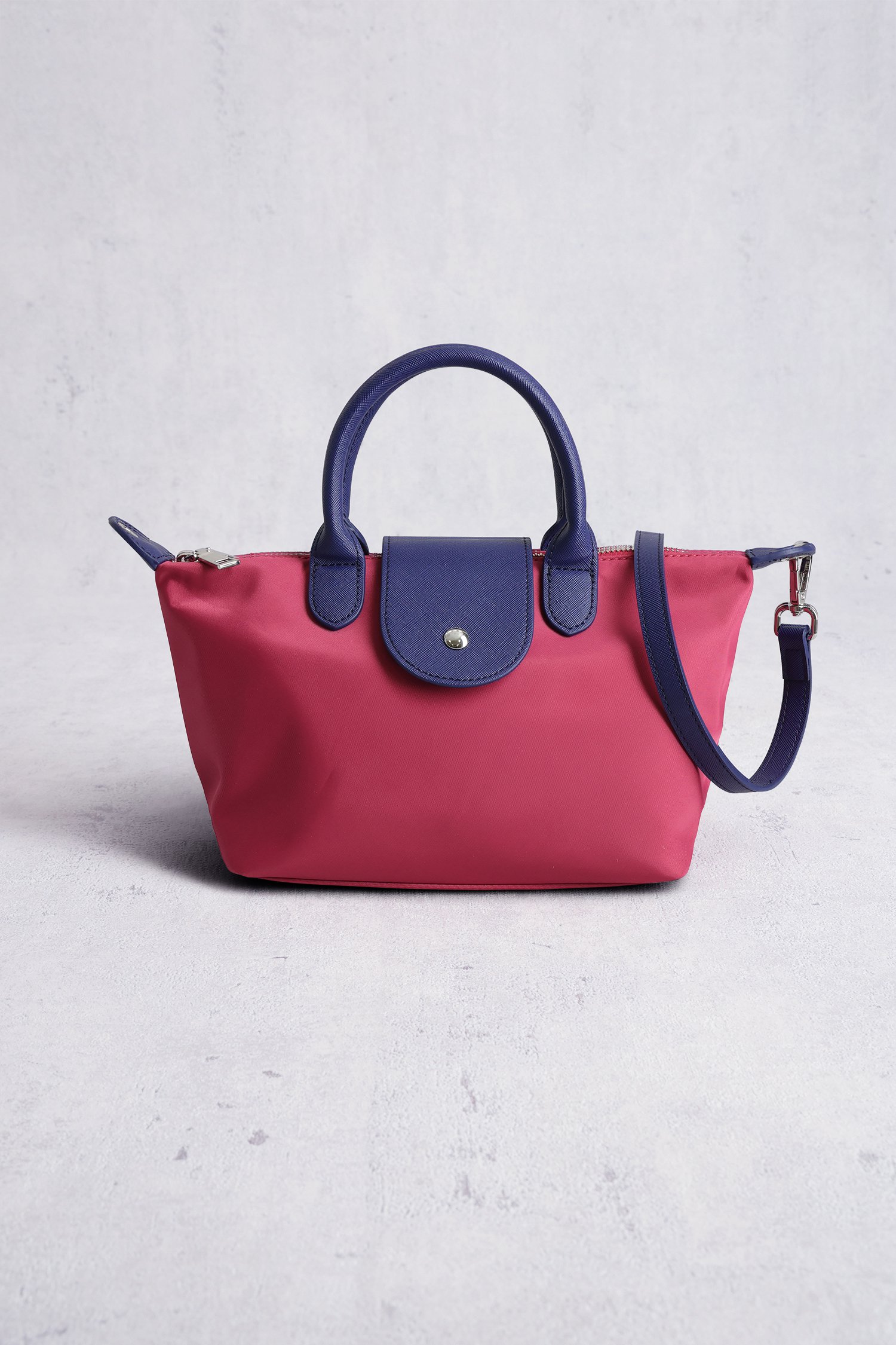Sac à main rose avec finition aspect cuir violet de Liberty Island pour Femmes