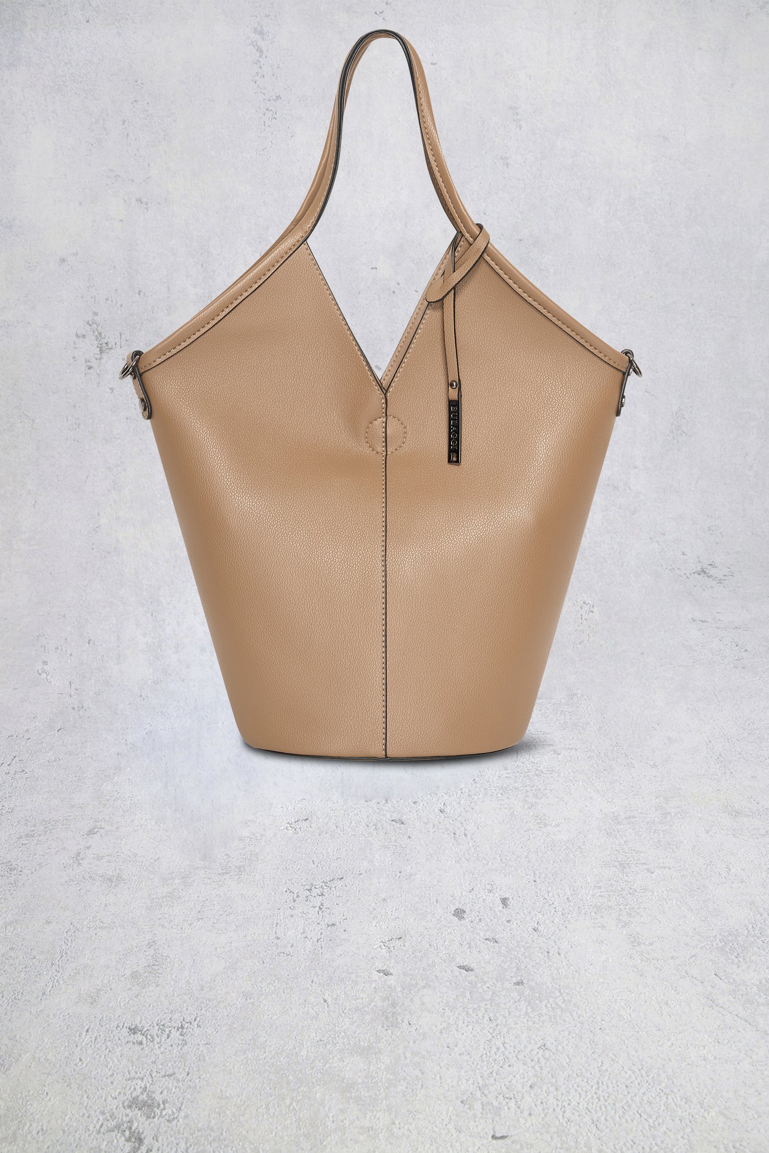Le devant de Sac bandoulière beige au look leather de Bulaggi pour Femmes