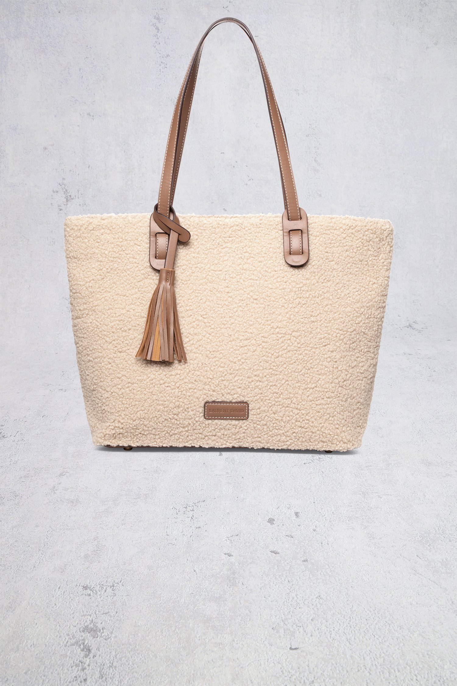 Détail de Sac bandoulière beige en teddy  de Laurent David pour Femmes