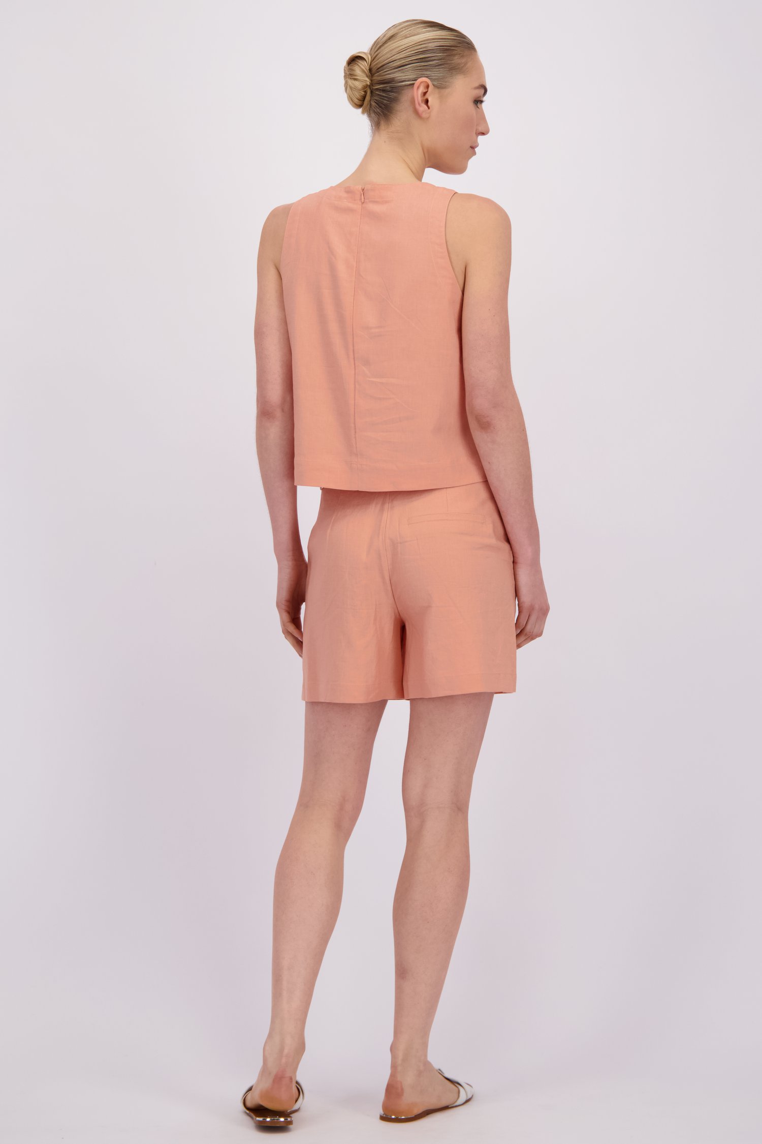 Le dos de Short en lin orange de Liberty Island pour Femmes