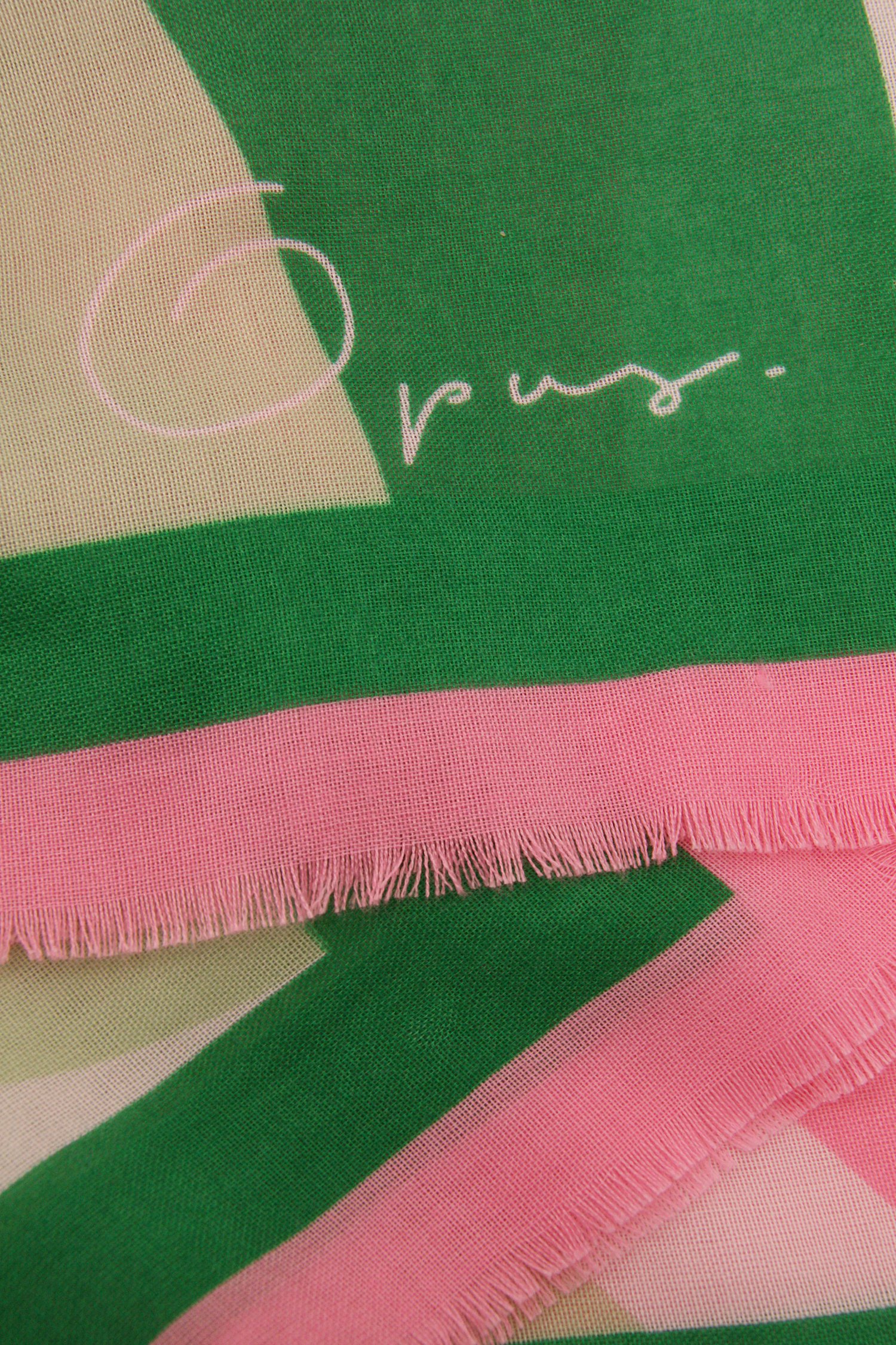 Sjaaltje met groen, roze en ecru van Opus voor Dames