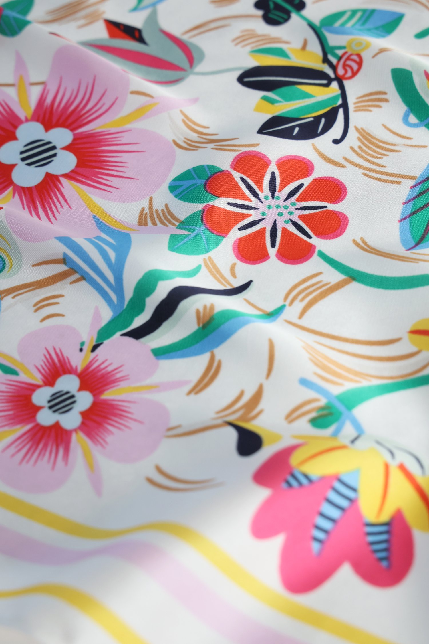 Productfoto 1 van Sjaaltje met kleurrijke bloemenprint door Liberty Island voor Dames