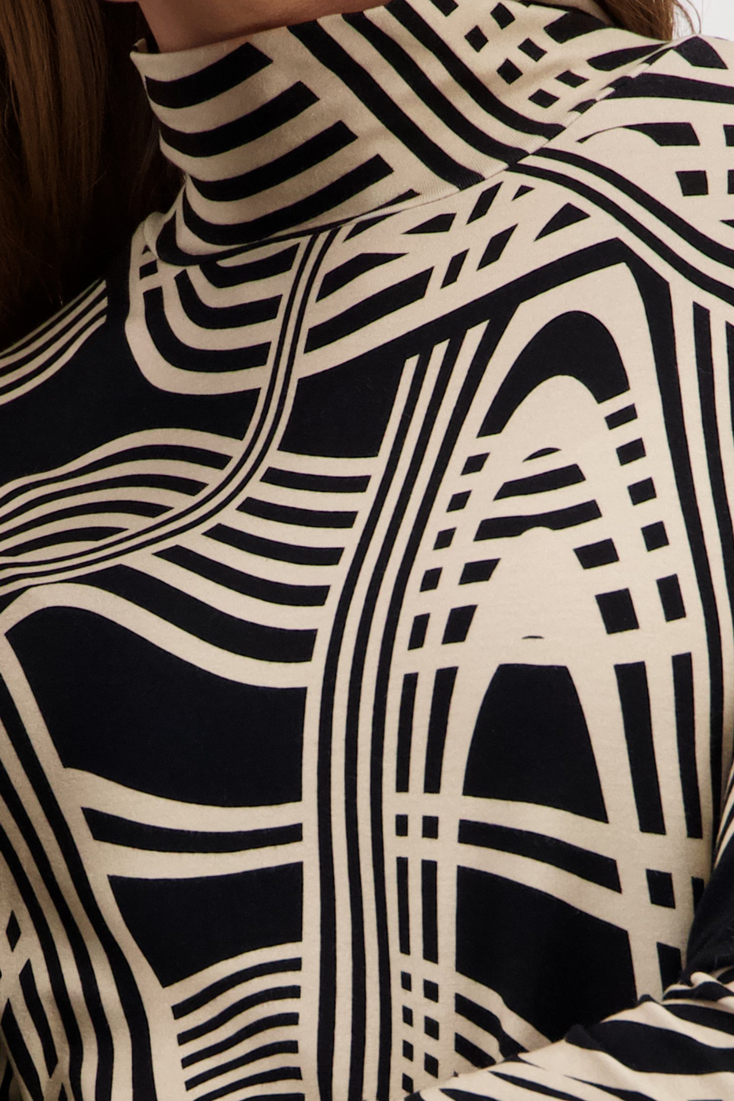 Sous-pull avec imprimé noir-beige de Geisha pour Femmes