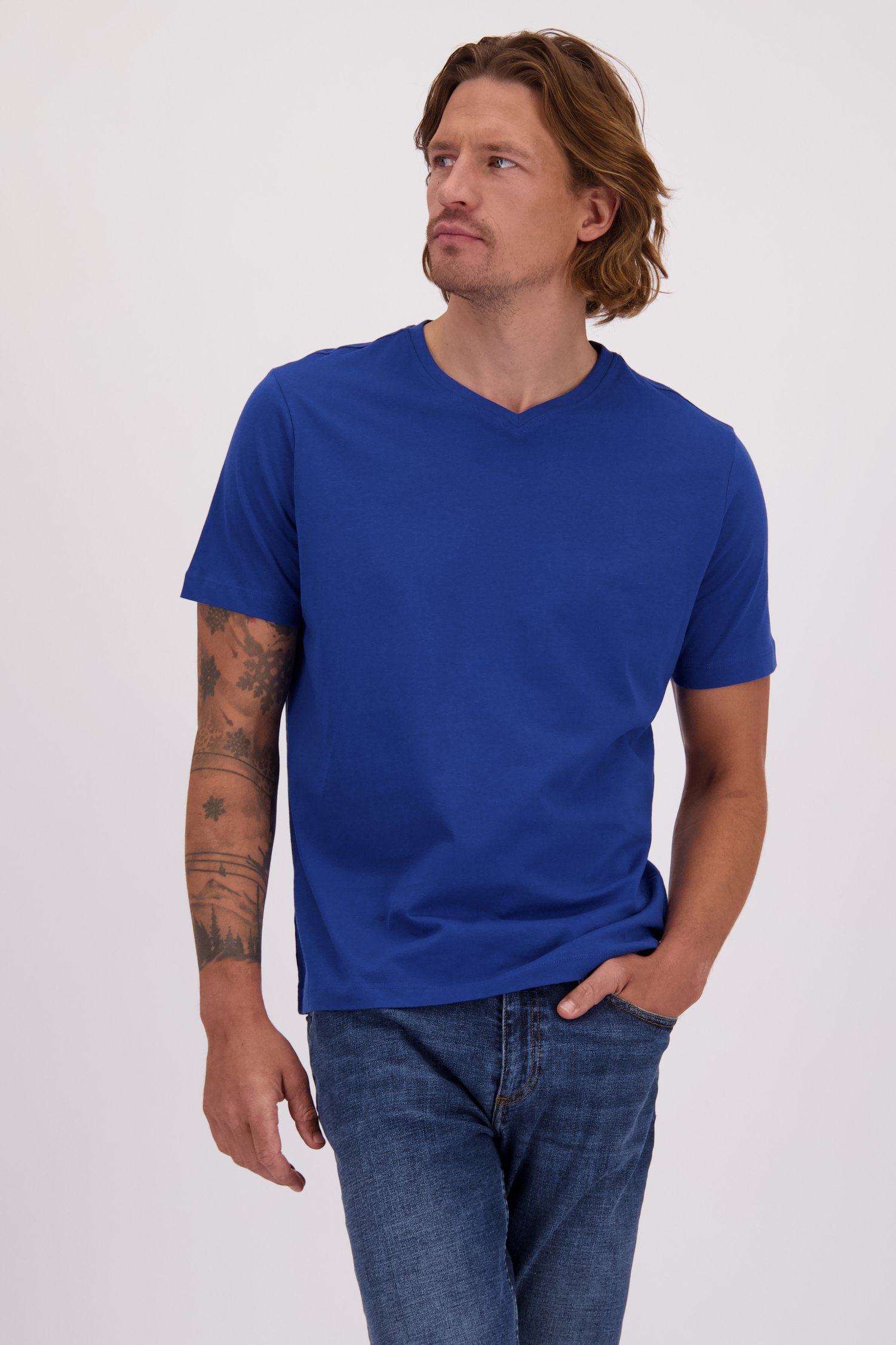 Le devant de  T-shirt bleu à col en V de Liberty Island pour Hommes