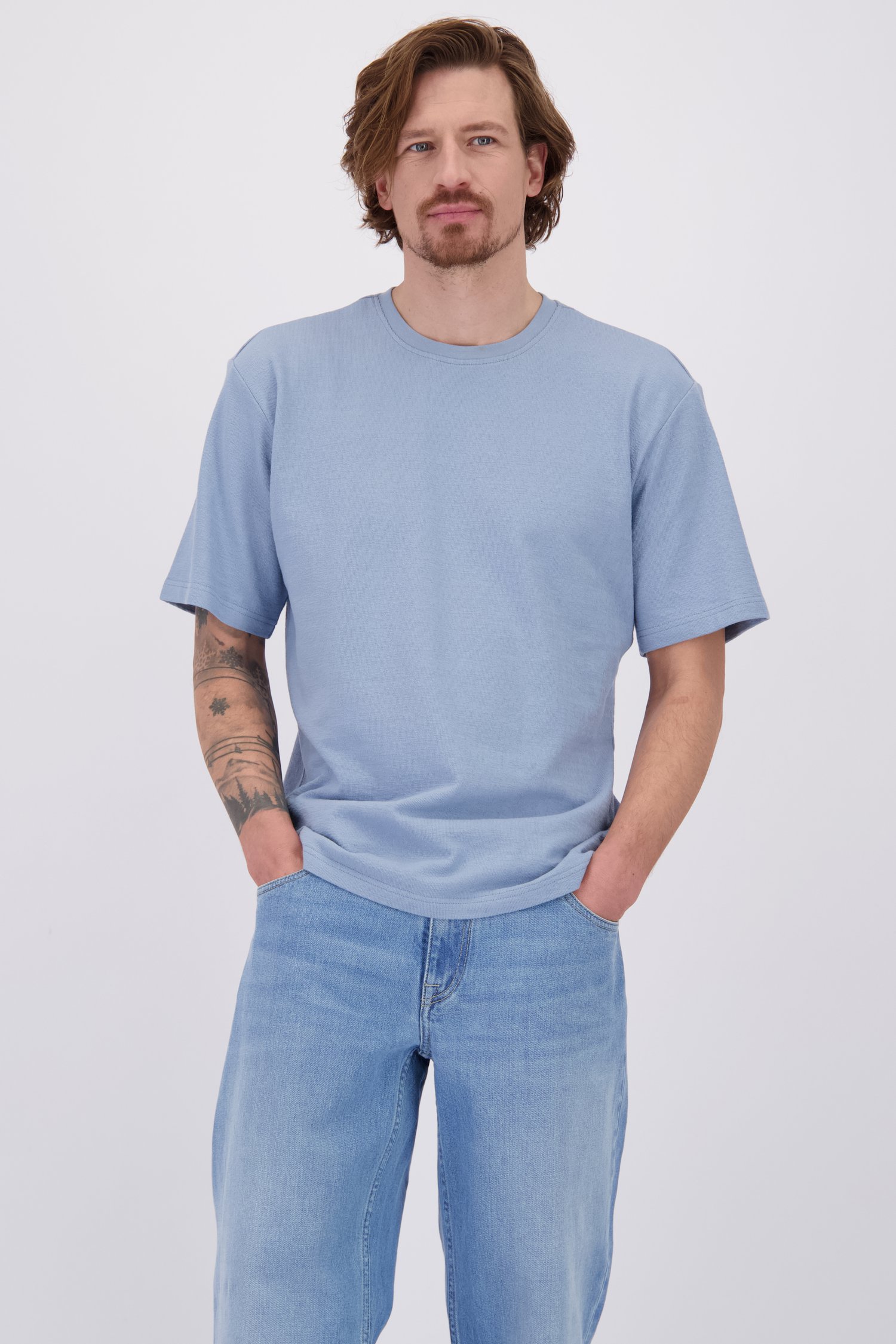 Le devant de T-shirt bleu clair de Ravøtt pour Hommes